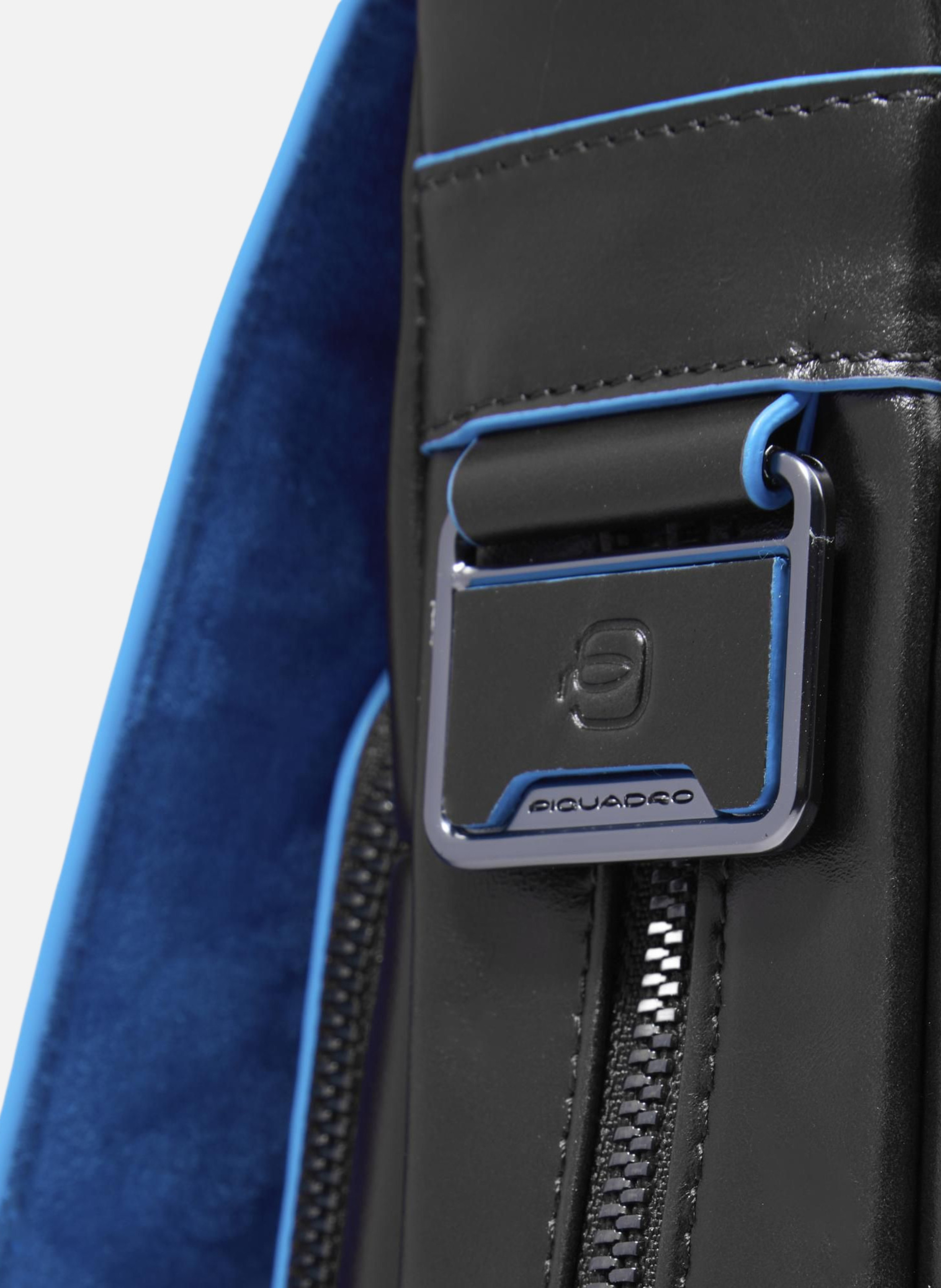 Serviette extensible pour ordinateur 15,6" PIQUADRO Noir