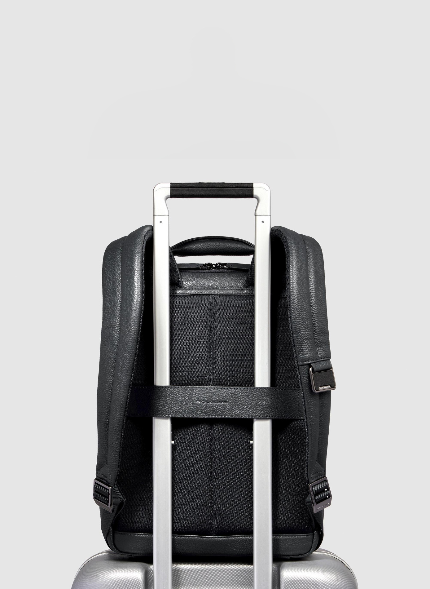 Sac à dos pour ordinateur 14" PIQUADRO Noir