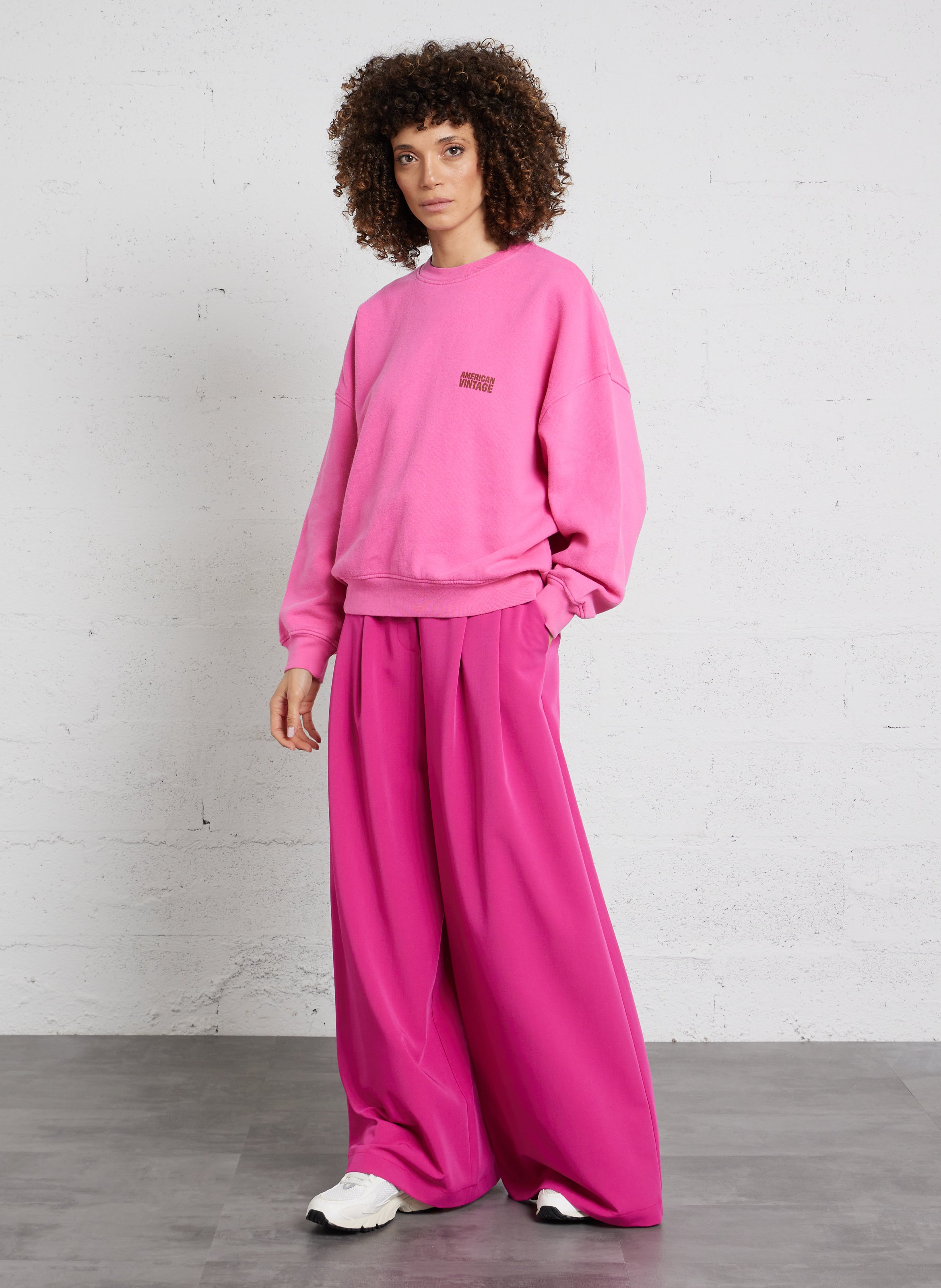 Sweat ample col rond sérigraphié en coton plizzy AMERICAN VINTAGE Rose