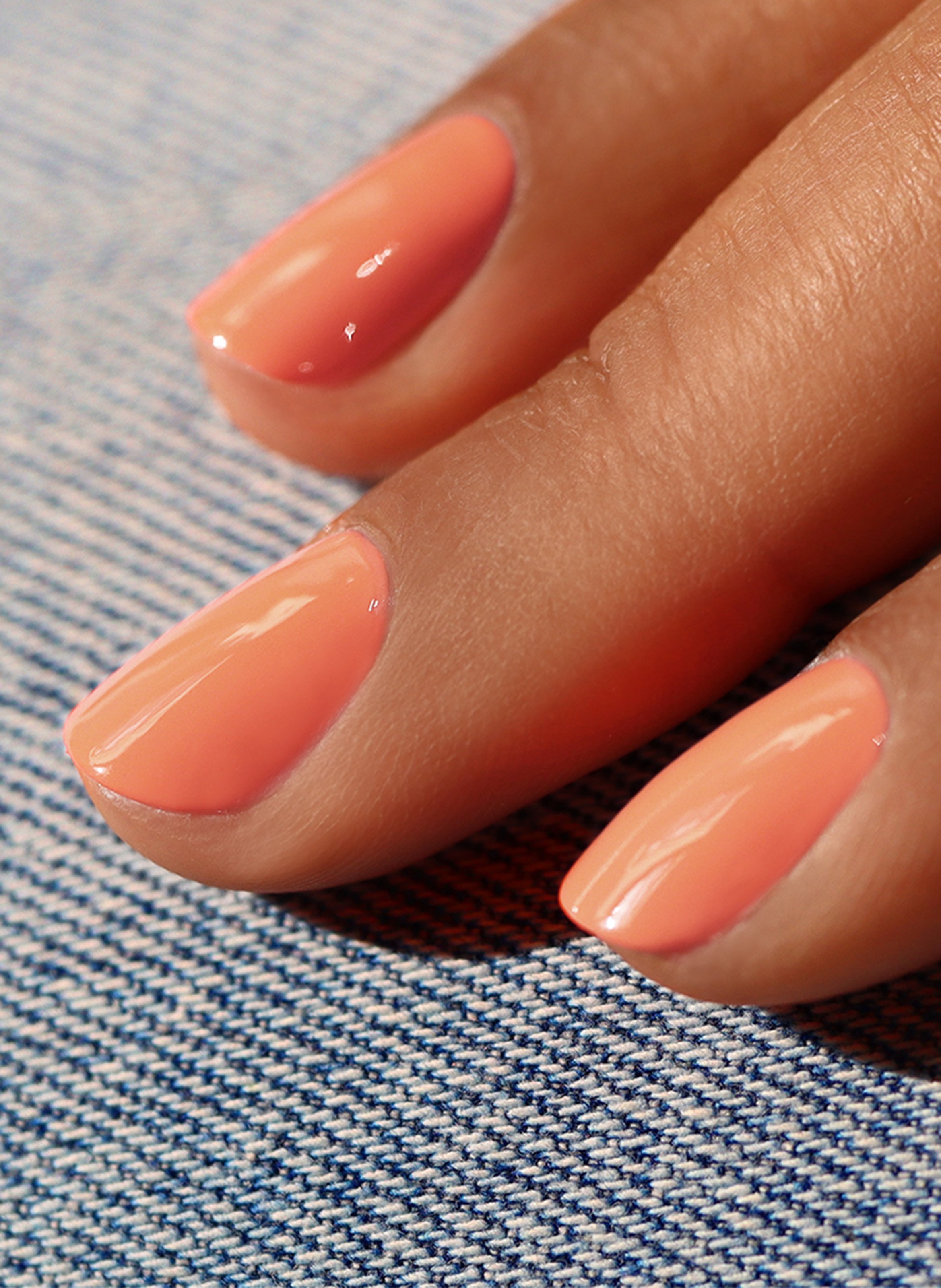 Green Nail Polish MANUCURIST Peach