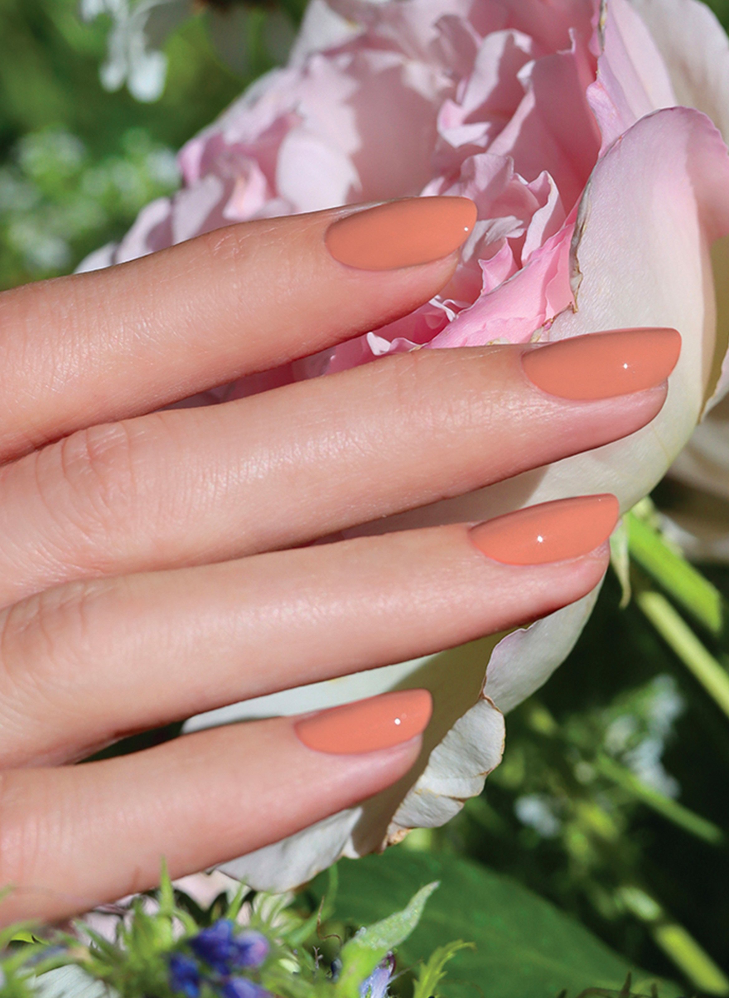 Green Nail Polish MANUCURIST Peach