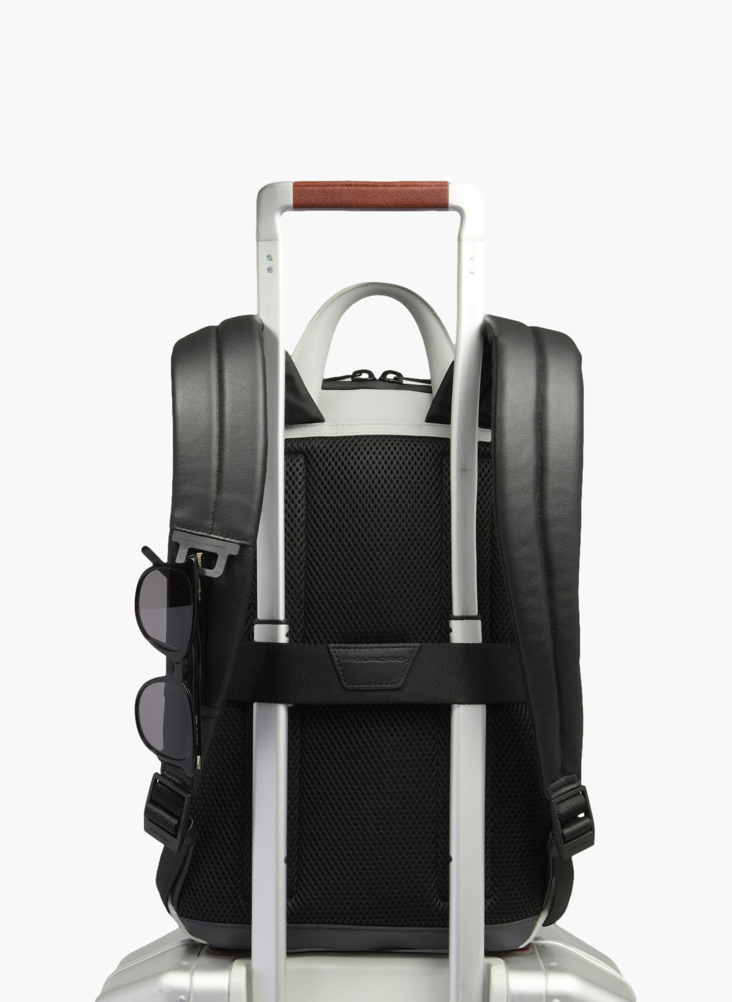 Sac à dos pour ordinateur 14", petit fomat PIQUADRO Gris
