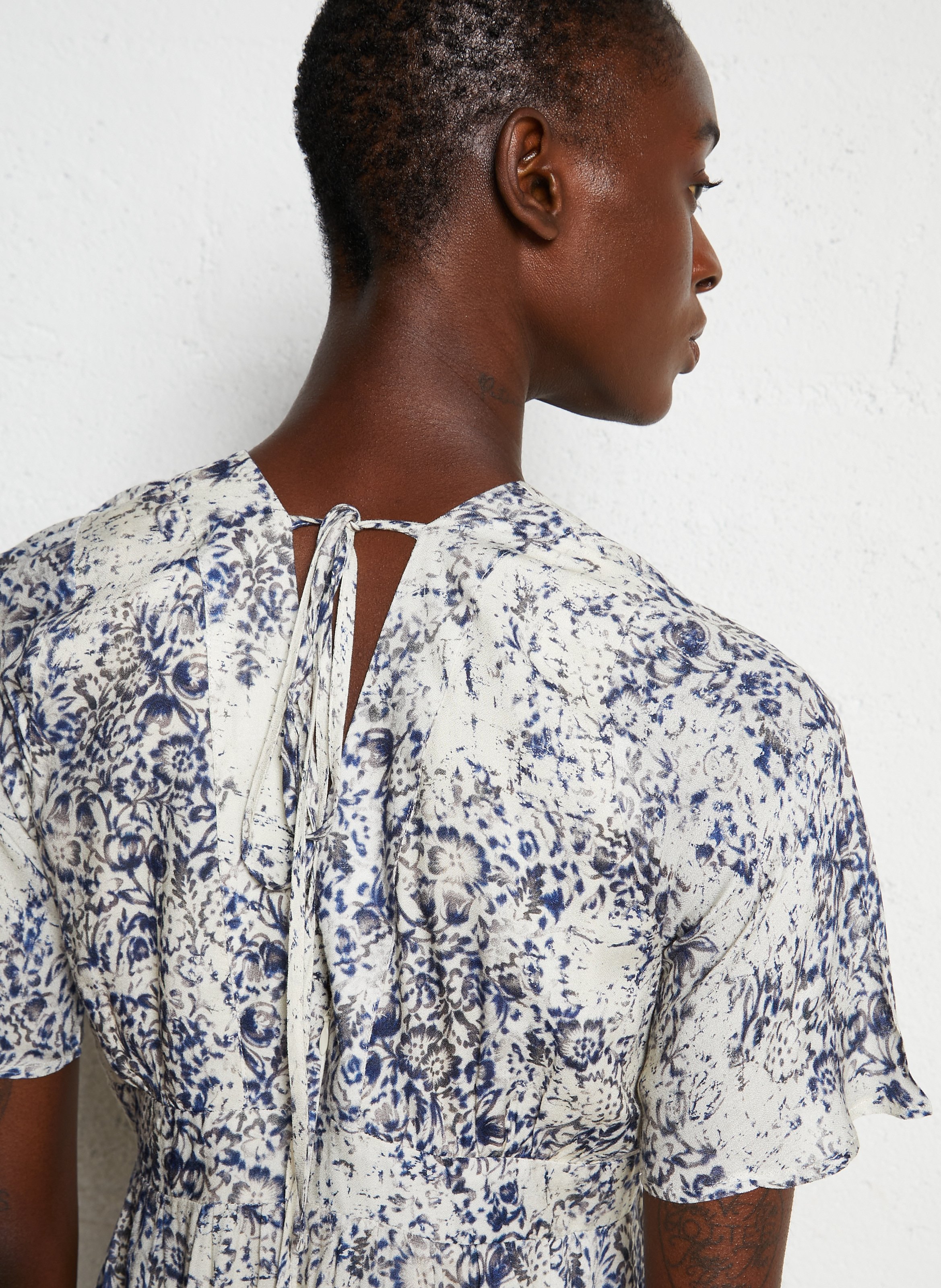 Robe courte cintrée col v rosalia MAISON 123 Bleu