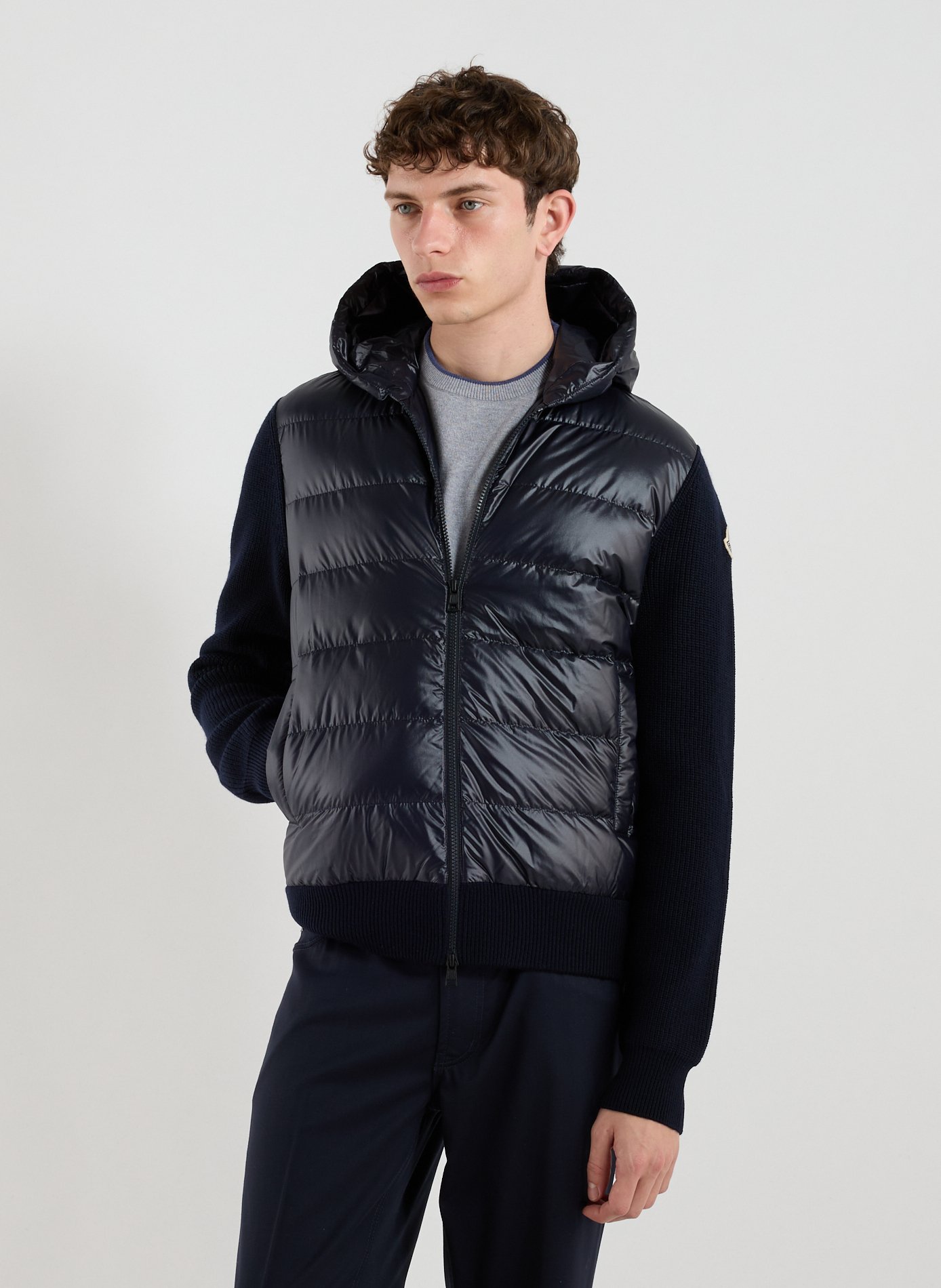 Cardigan matelassé et zippé à capuche Bleu by MONCLER MONCLER Cardigan matelassé et zippé à capuche Bleu