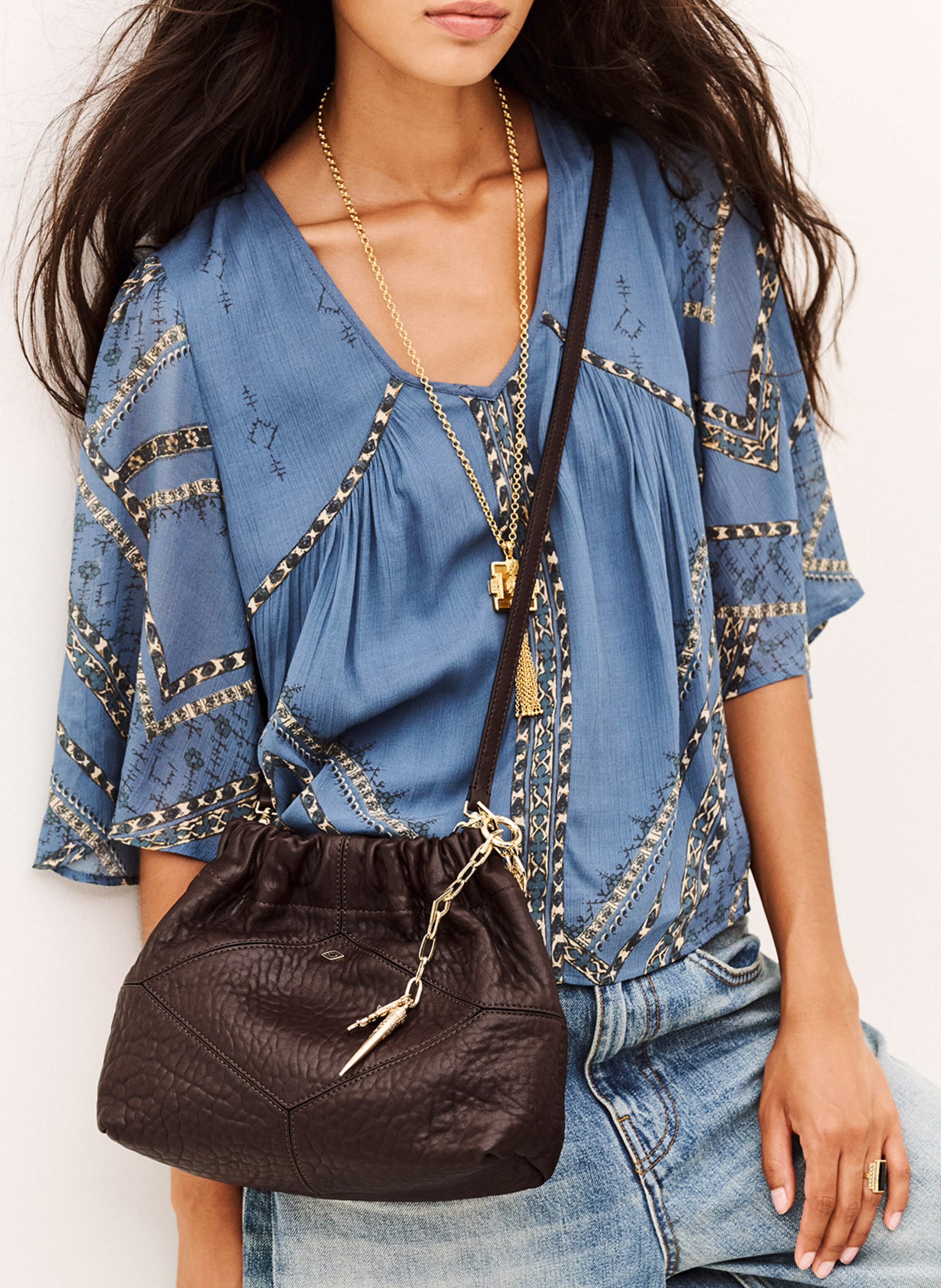 Sac bandoulière à charms en cuir mini june tote BA&SH Bruin
