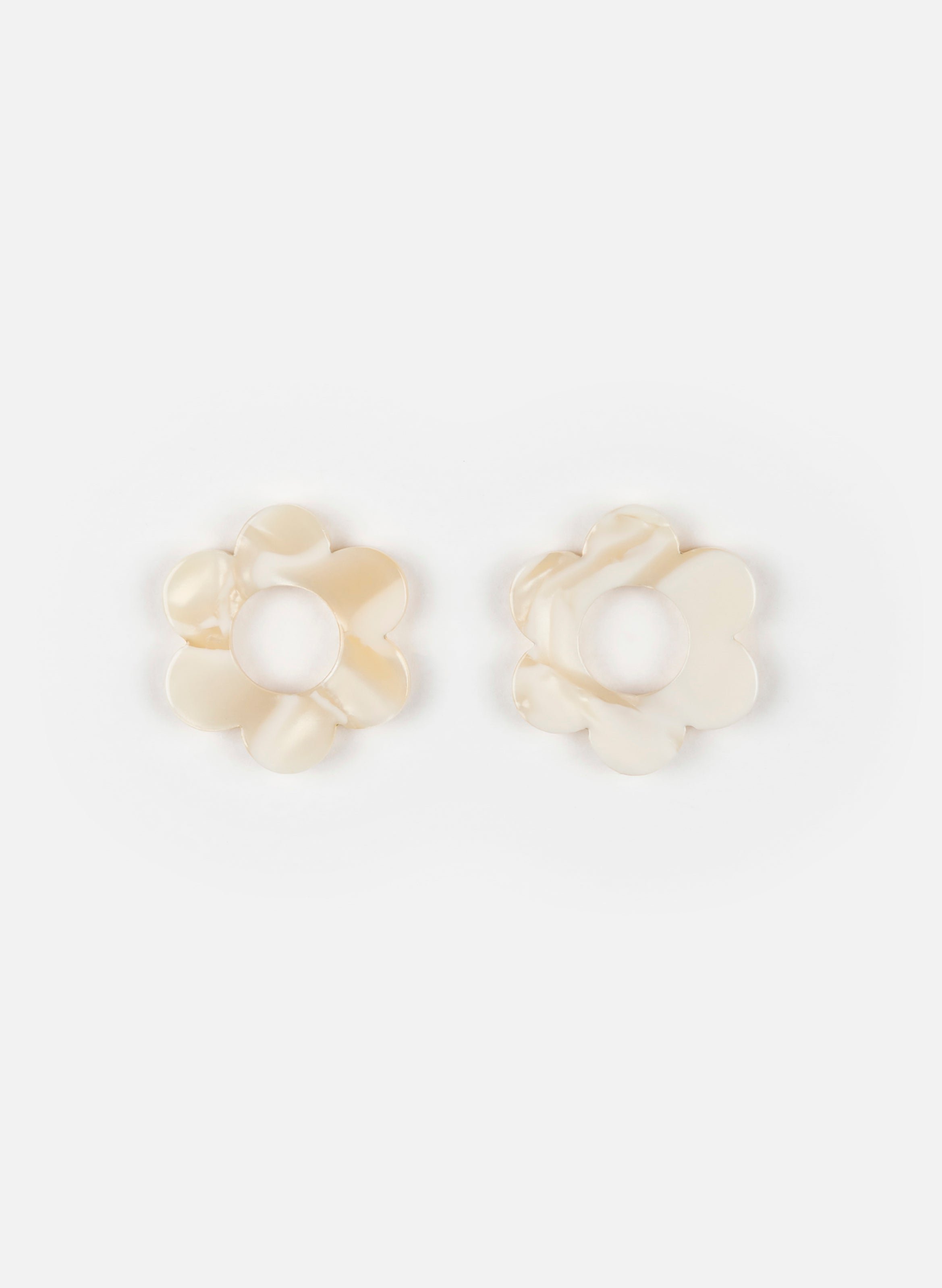 Boucles d'oreilles baby fleurette avec anneaux en acier inoxydable doré KURAGE GINZA Beige
