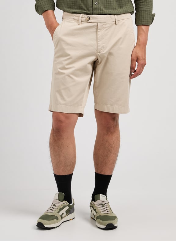 Bermuda chino en coton mélangé Beige by FACONNABLE FACONNABLE Bermuda chino en coton mélangé Beige