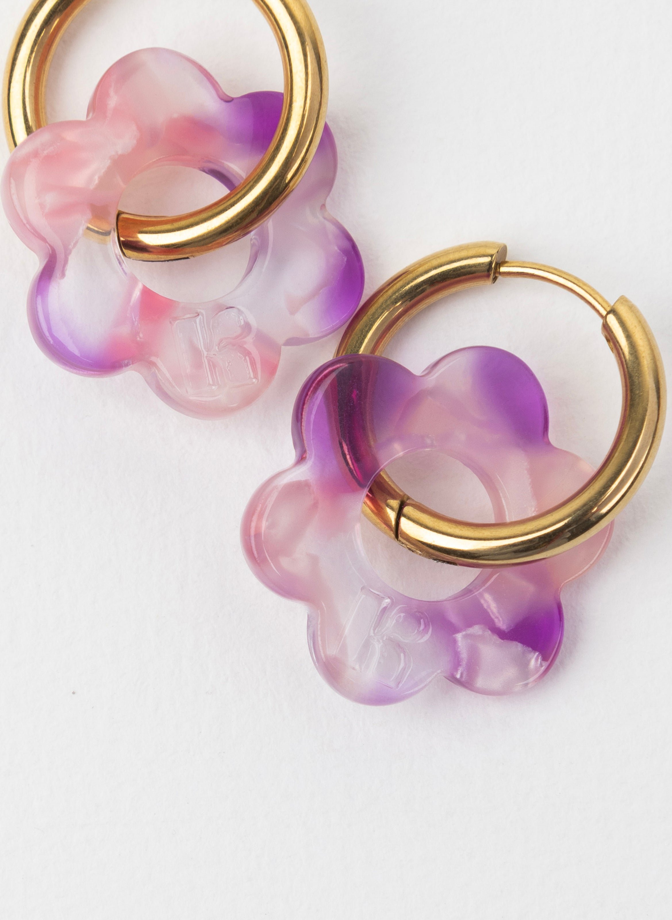 Boucles d'oreilles Baby Fleurette avec anneaux en acier inoxydable doré | Rose KURAGE GINZA Femme