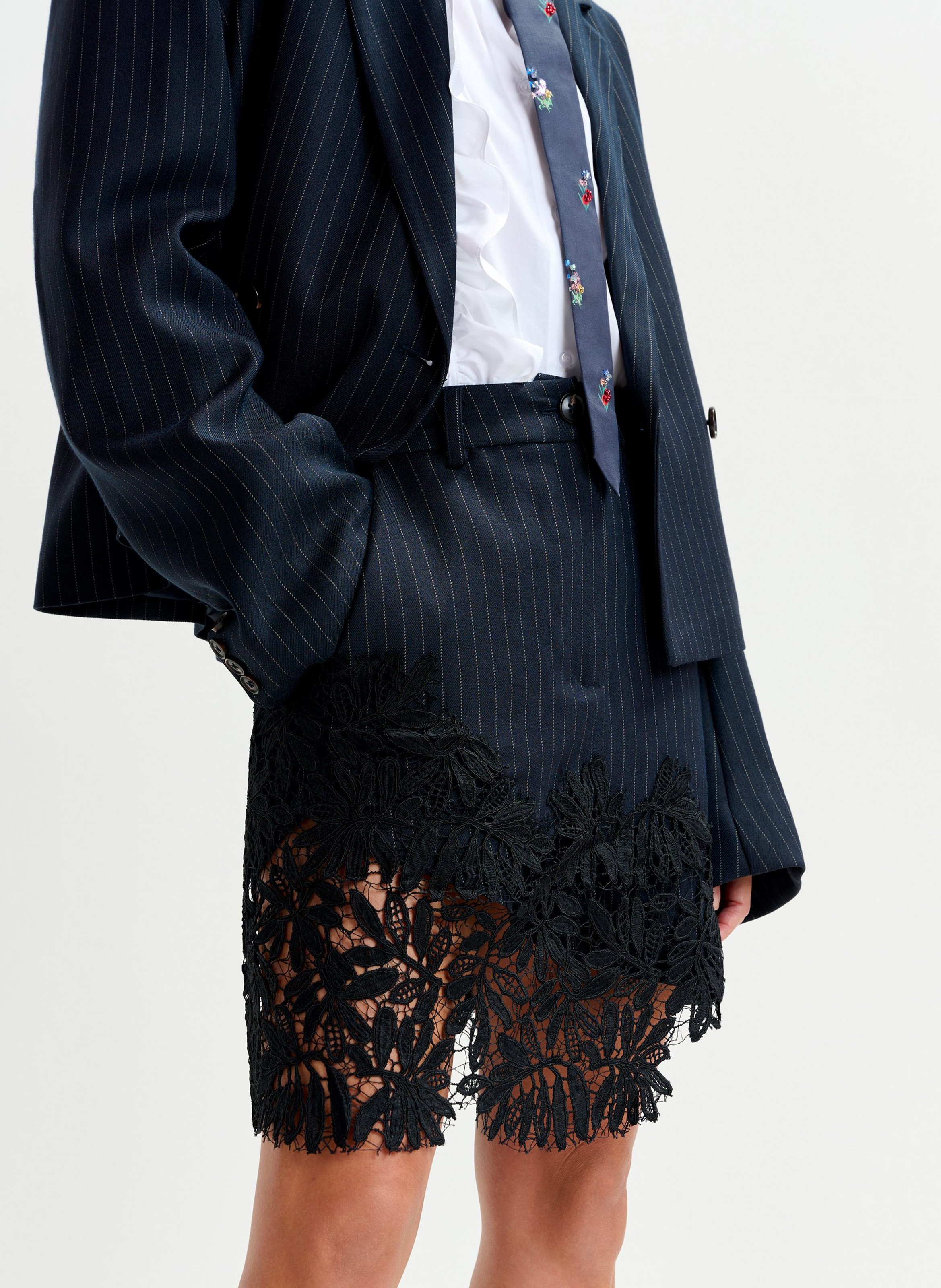 Jupe courte rayée avec dentelle Interior ESSENTIEL ANTWERP Bleu