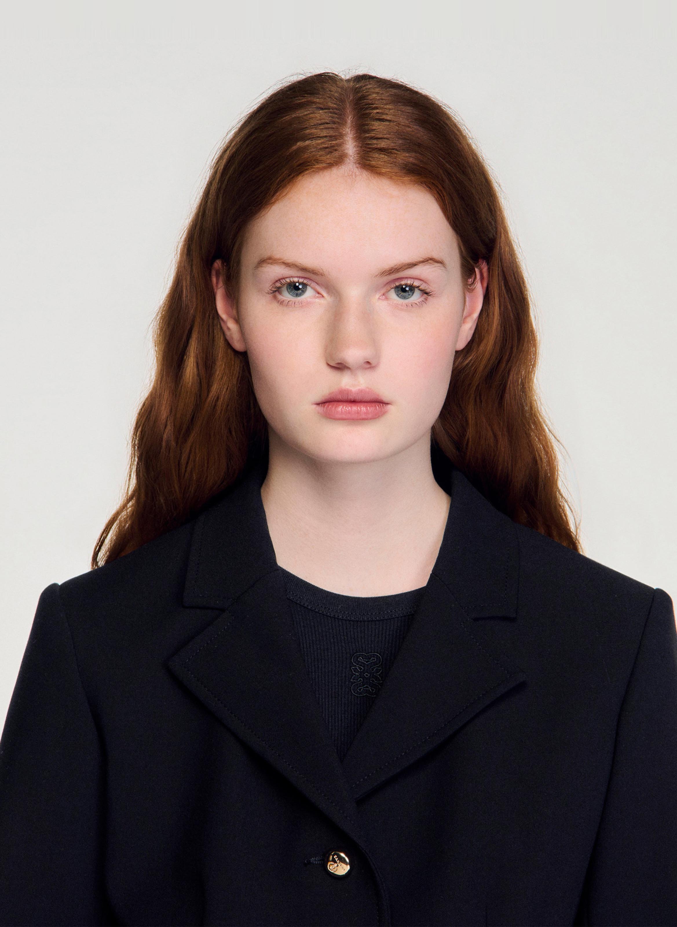 Veste cintrée courte col tailleur Noir