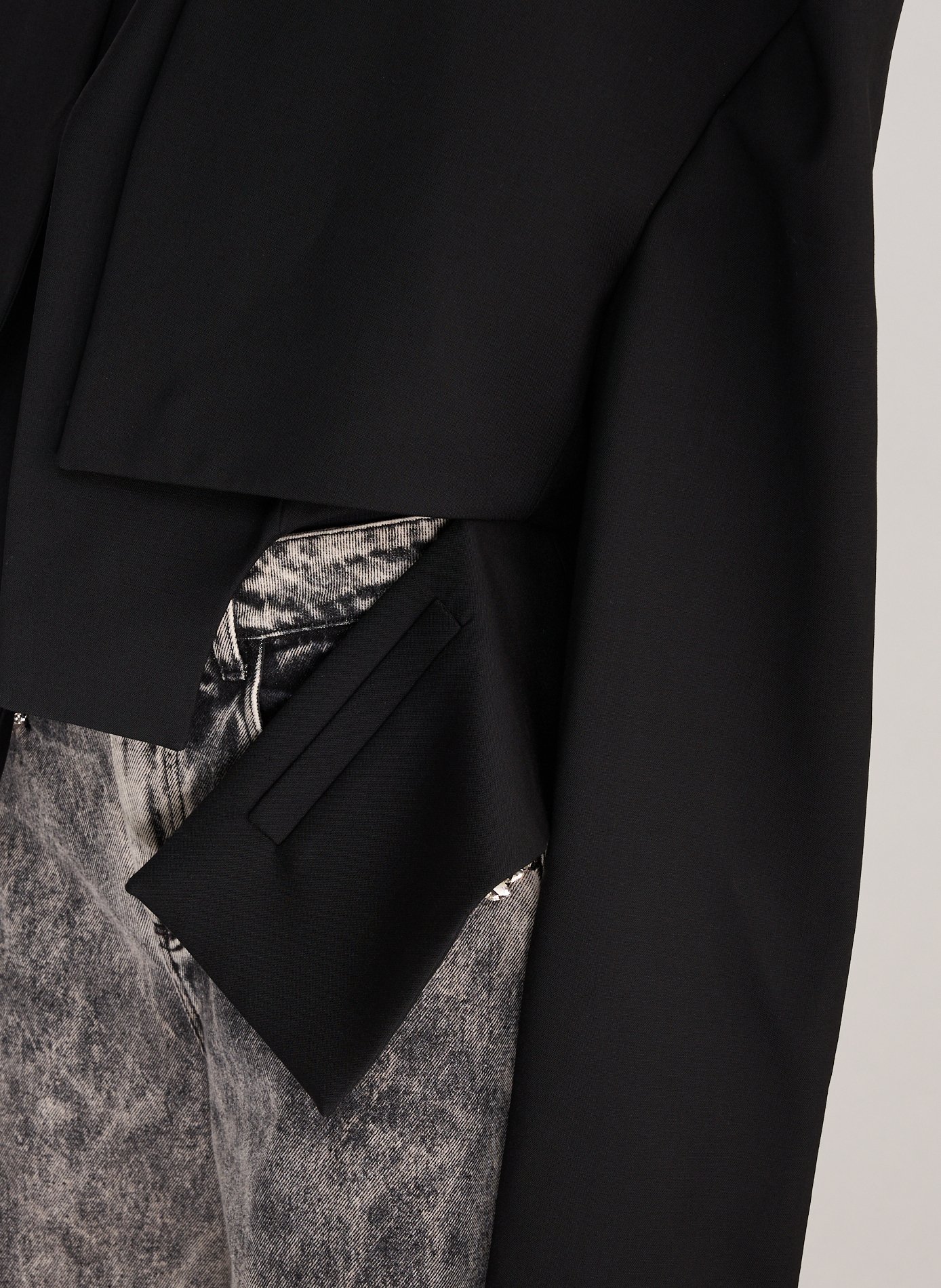 Short wool tailored jacket A.W.A.K.E. MODE Black