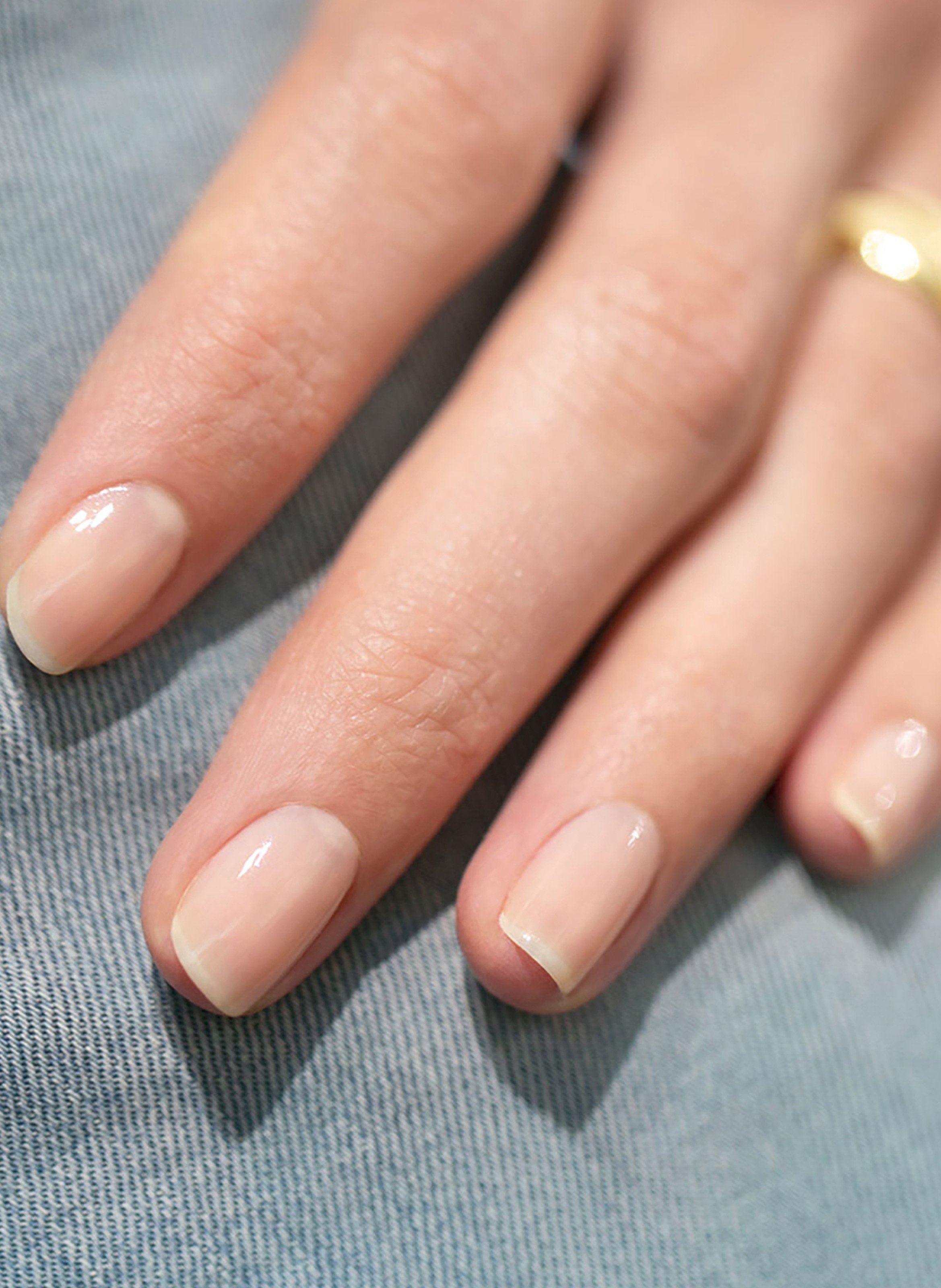 Green Nail Polish MANUCURIST Beige