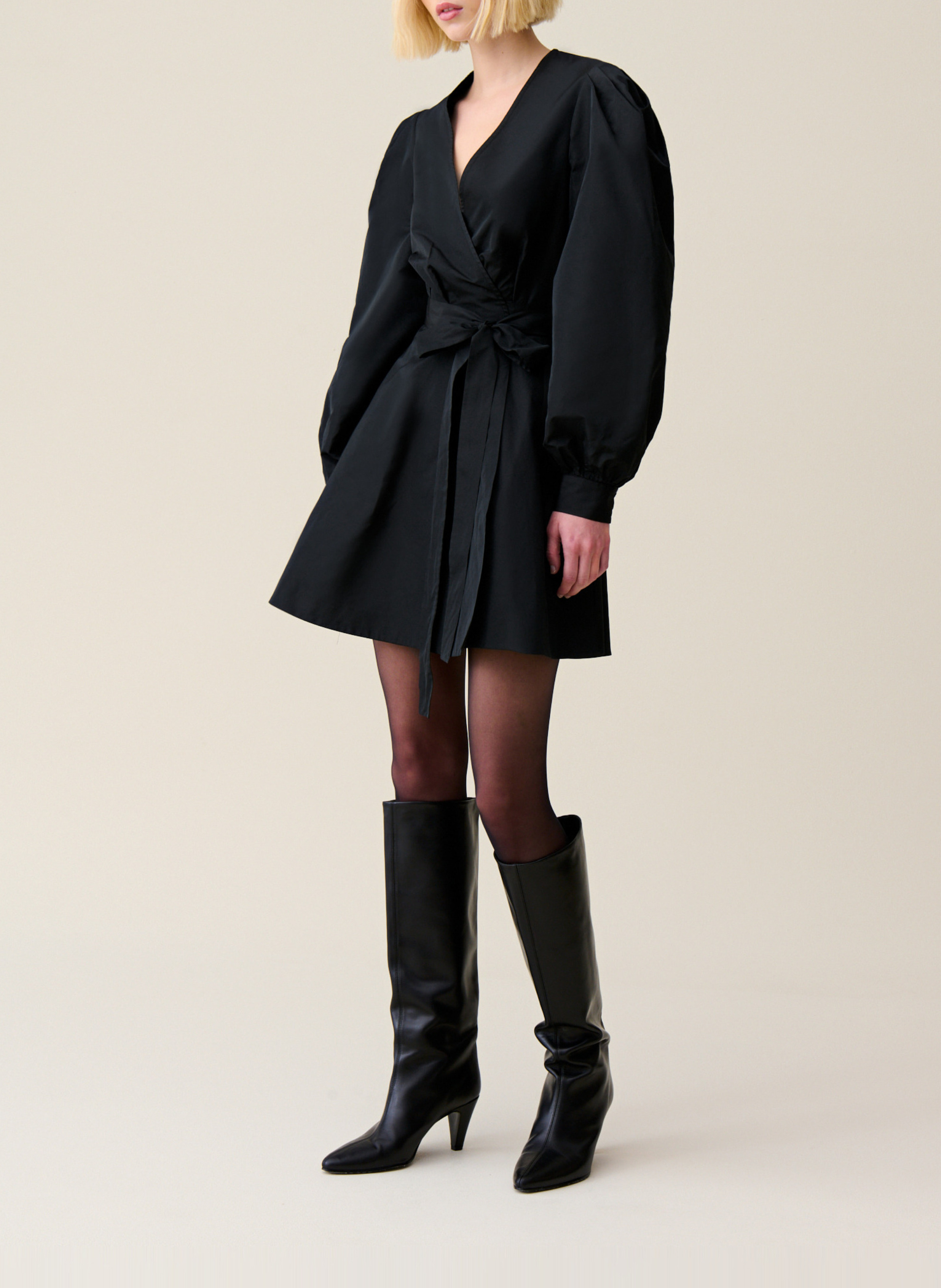 Robe courte cintrée col v CLAUDIE PIERLOT Noir