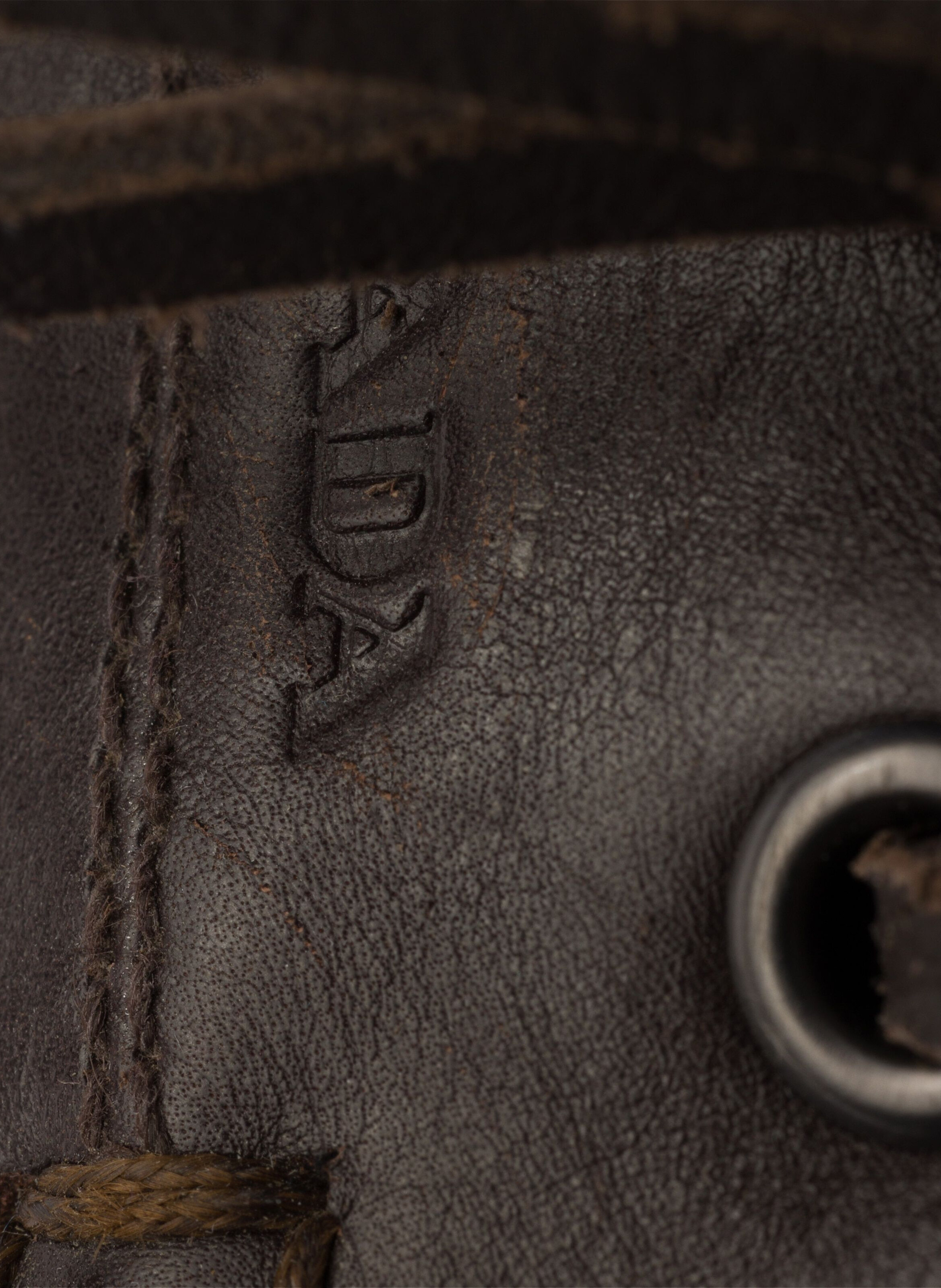 Chaussures bateau en toile vieillie et cuir PRADA Vert