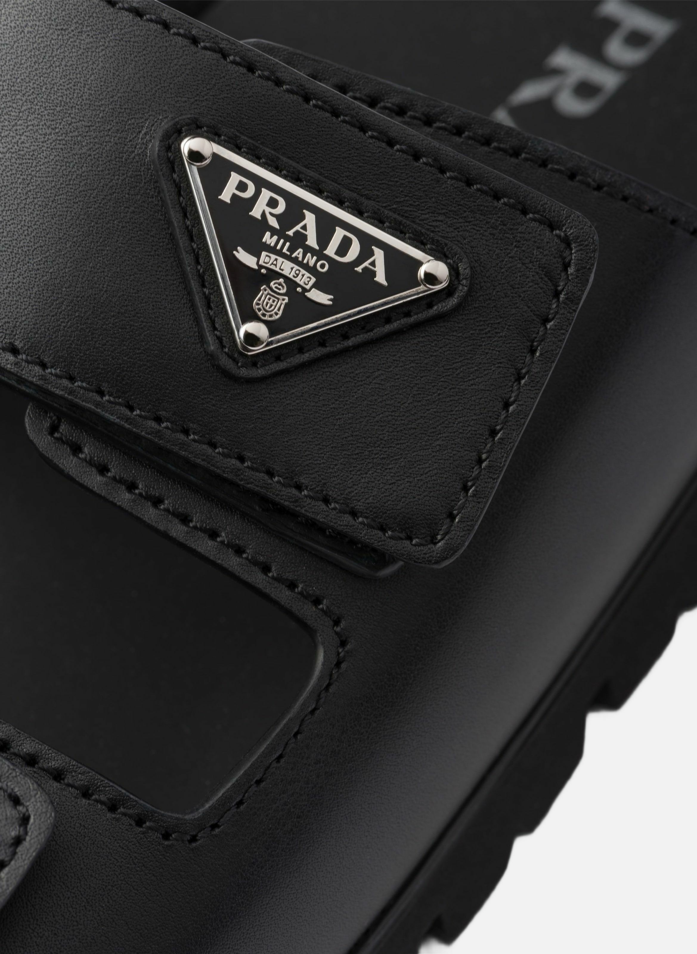 Sandales avec brides en cuir PRADA Noir