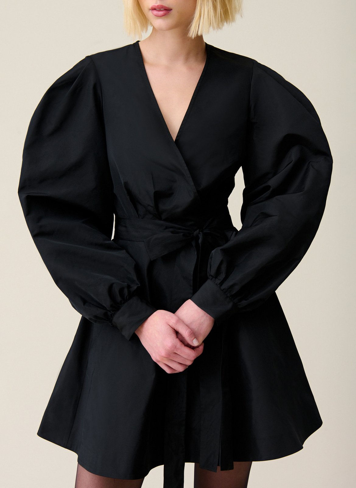 Robe courte cintrée col v CLAUDIE PIERLOT Noir