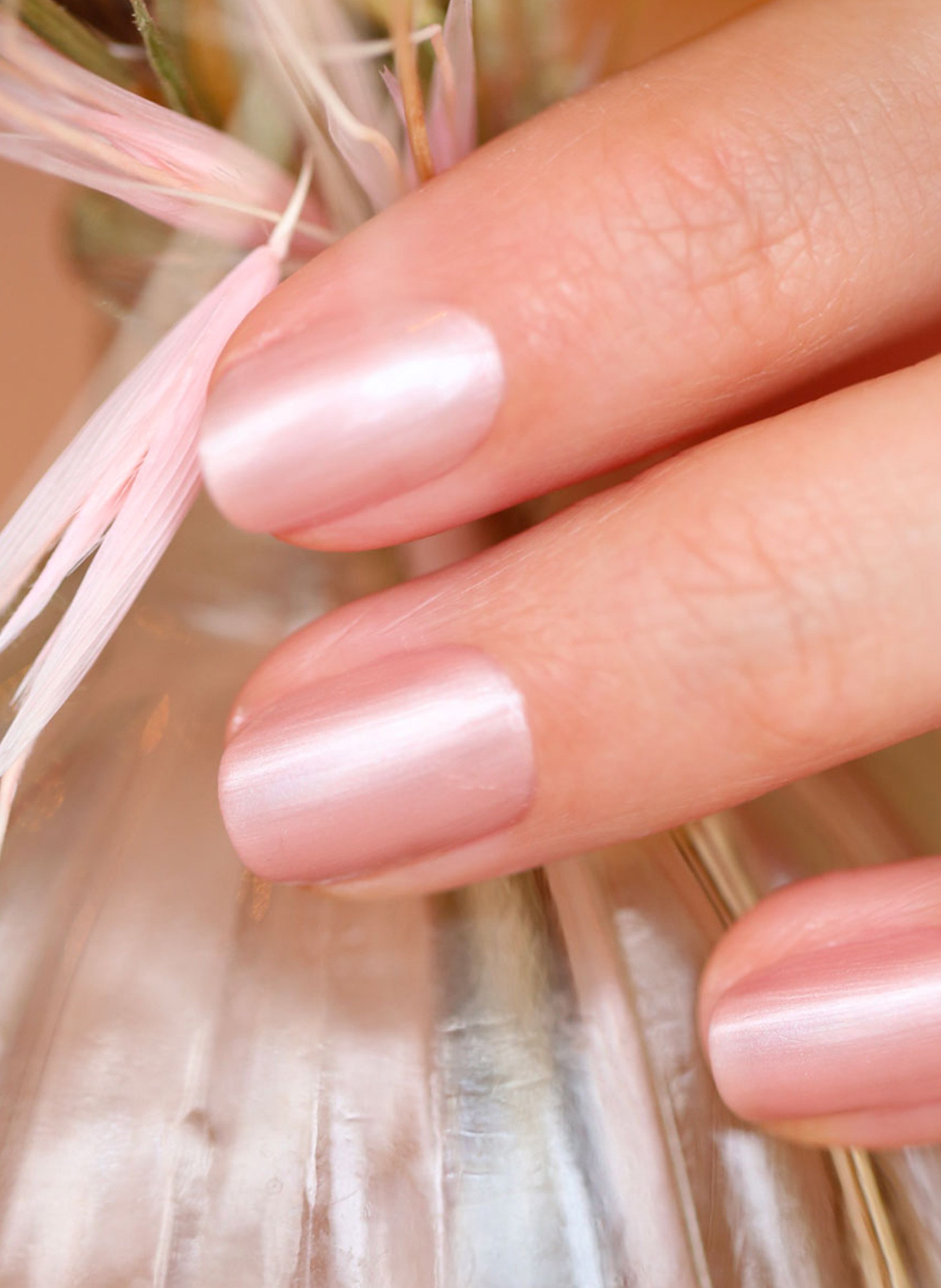 Green Nail Polish MANUCURIST Carnation