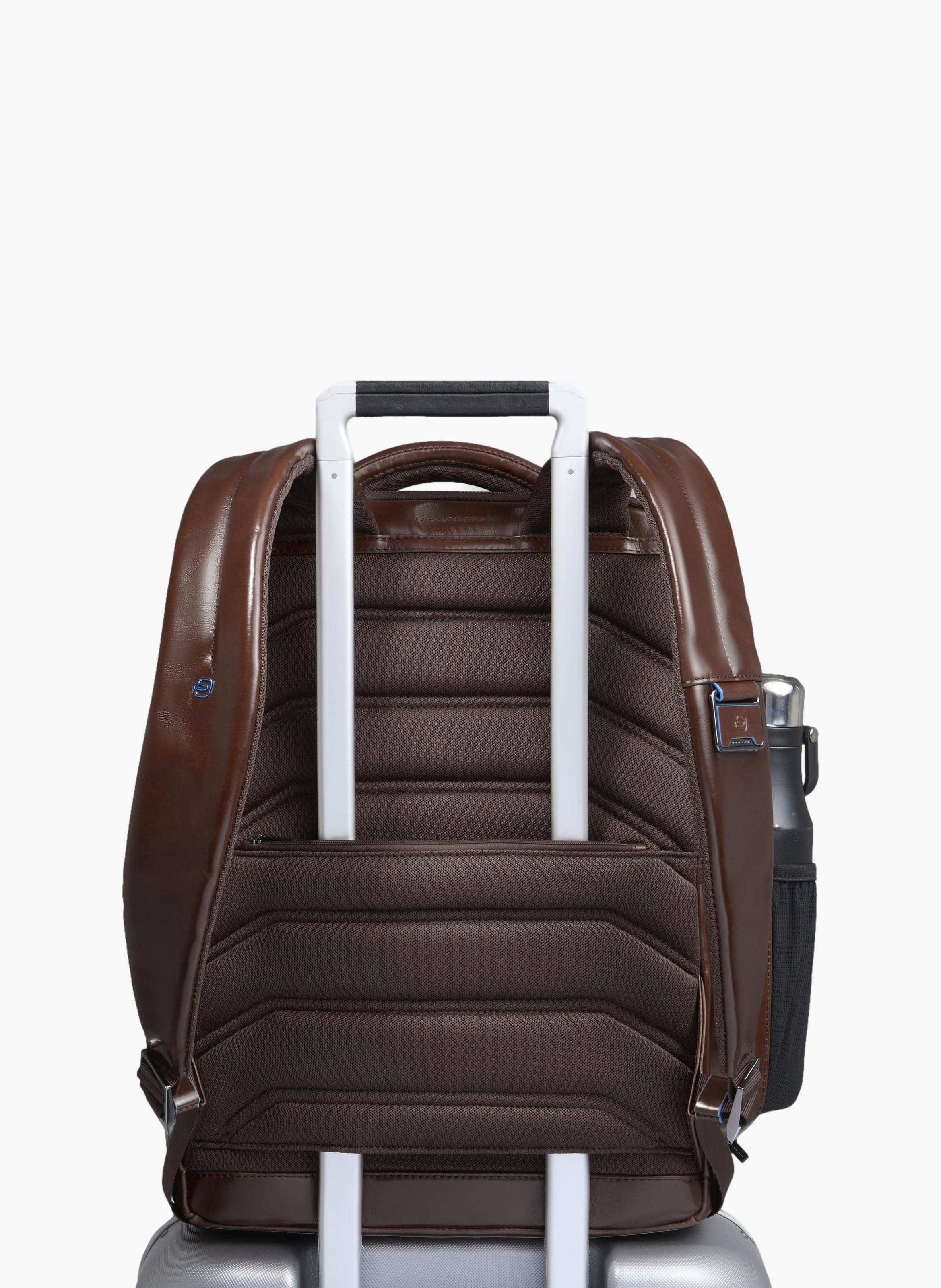 Sac à dos de voyage pour ordinateur 15,6" PIQUADRO Marron