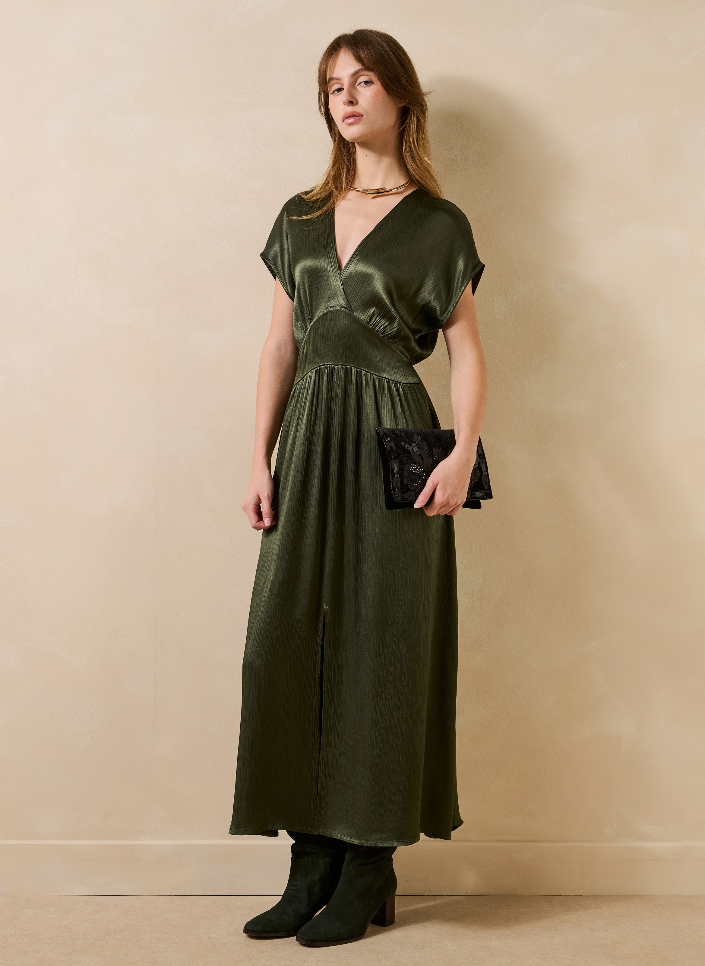 Midi-jurk met V-hals en satijneffect LA FEE MARABOUTEE Groen