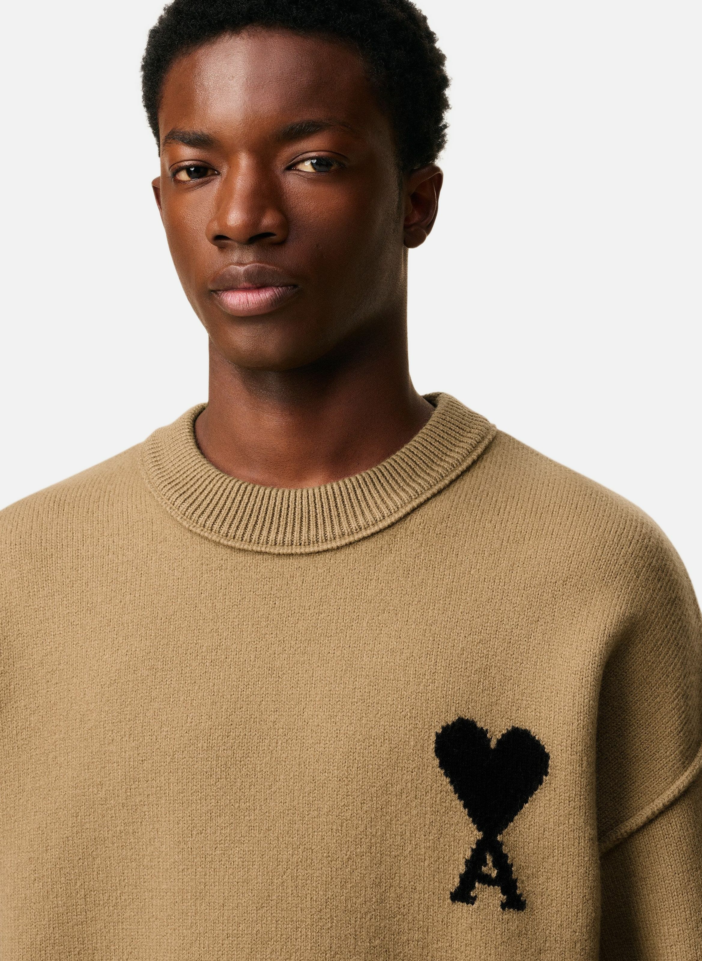 Pull col rond ami de coeur en laine unisexe AMI PARIS Marron