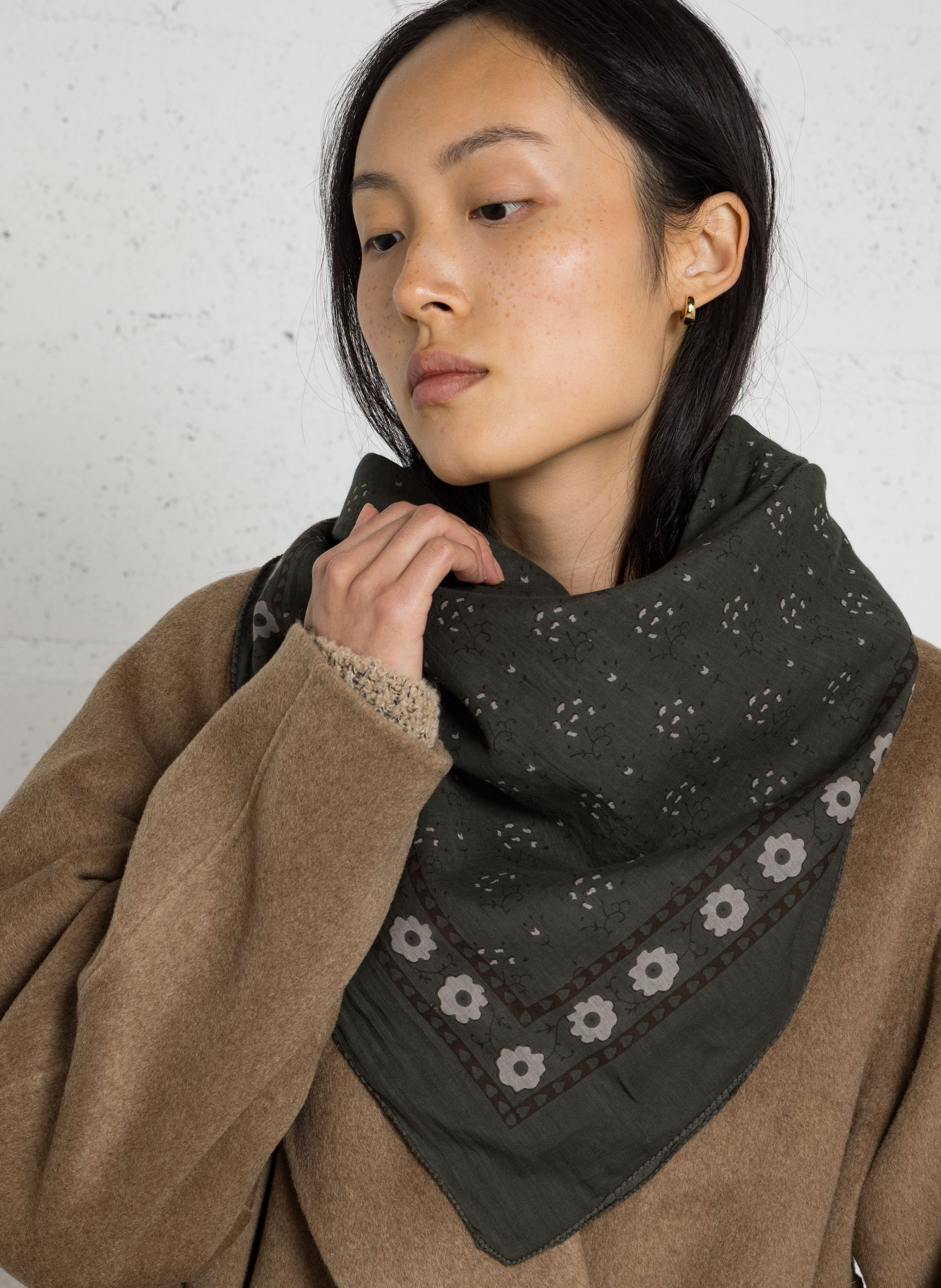 Foulard carré imprimé en coton SOEUR Kaki