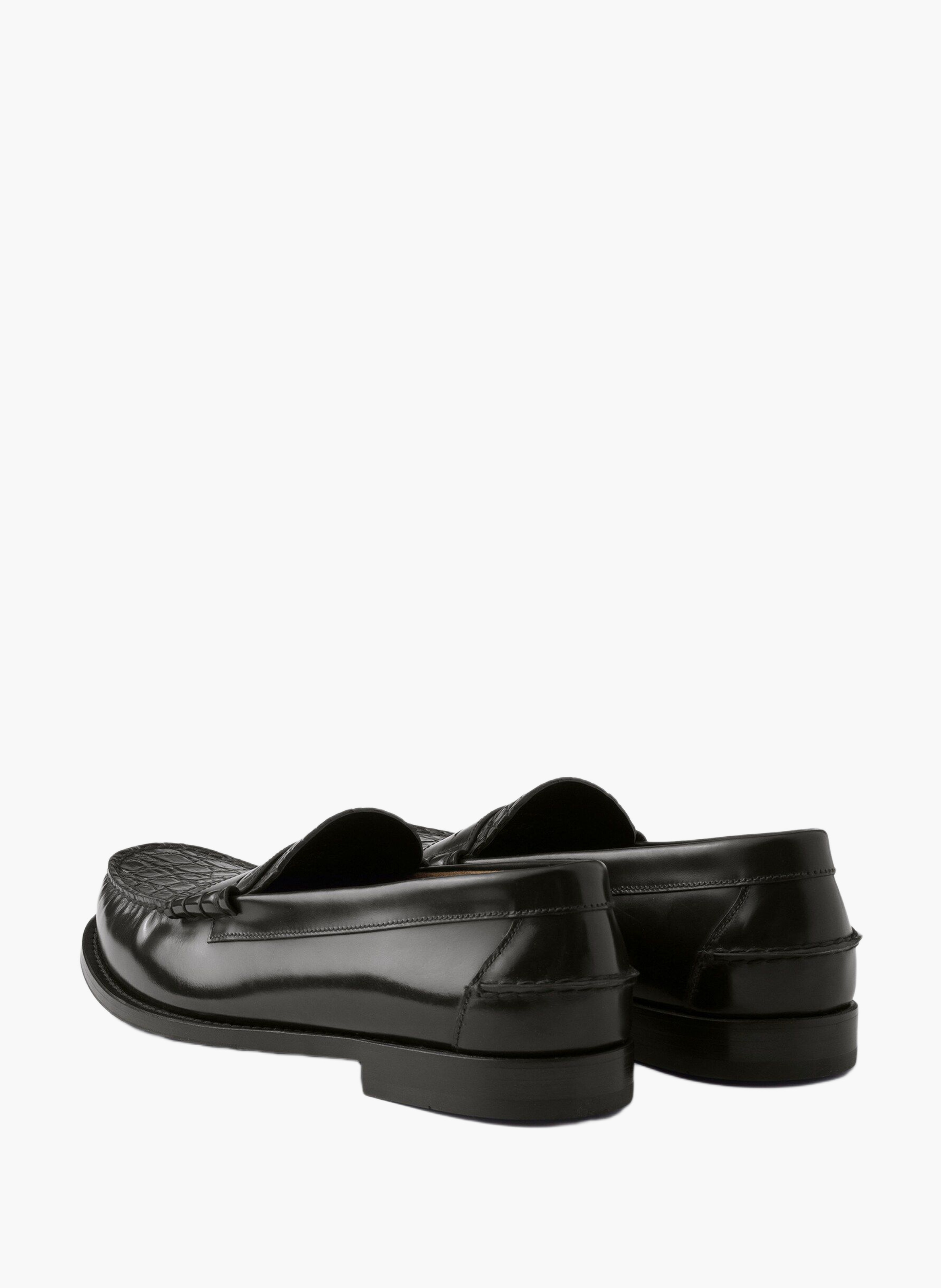 Mocassins en cuir brossé et cuir de crocodile PRADA Noir
