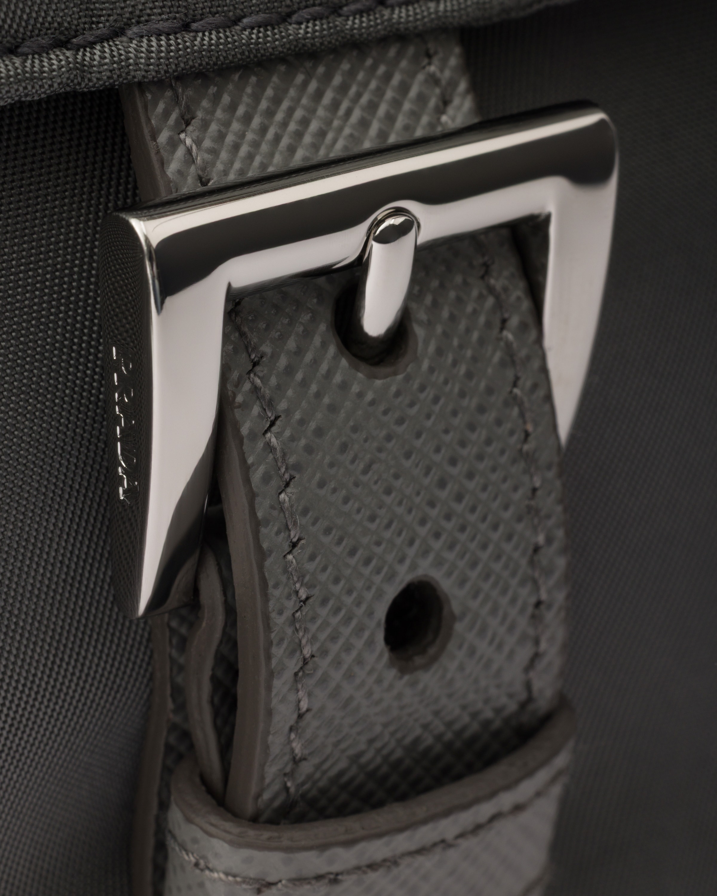 Sac porté épaule en re-nylon PRADA Gris