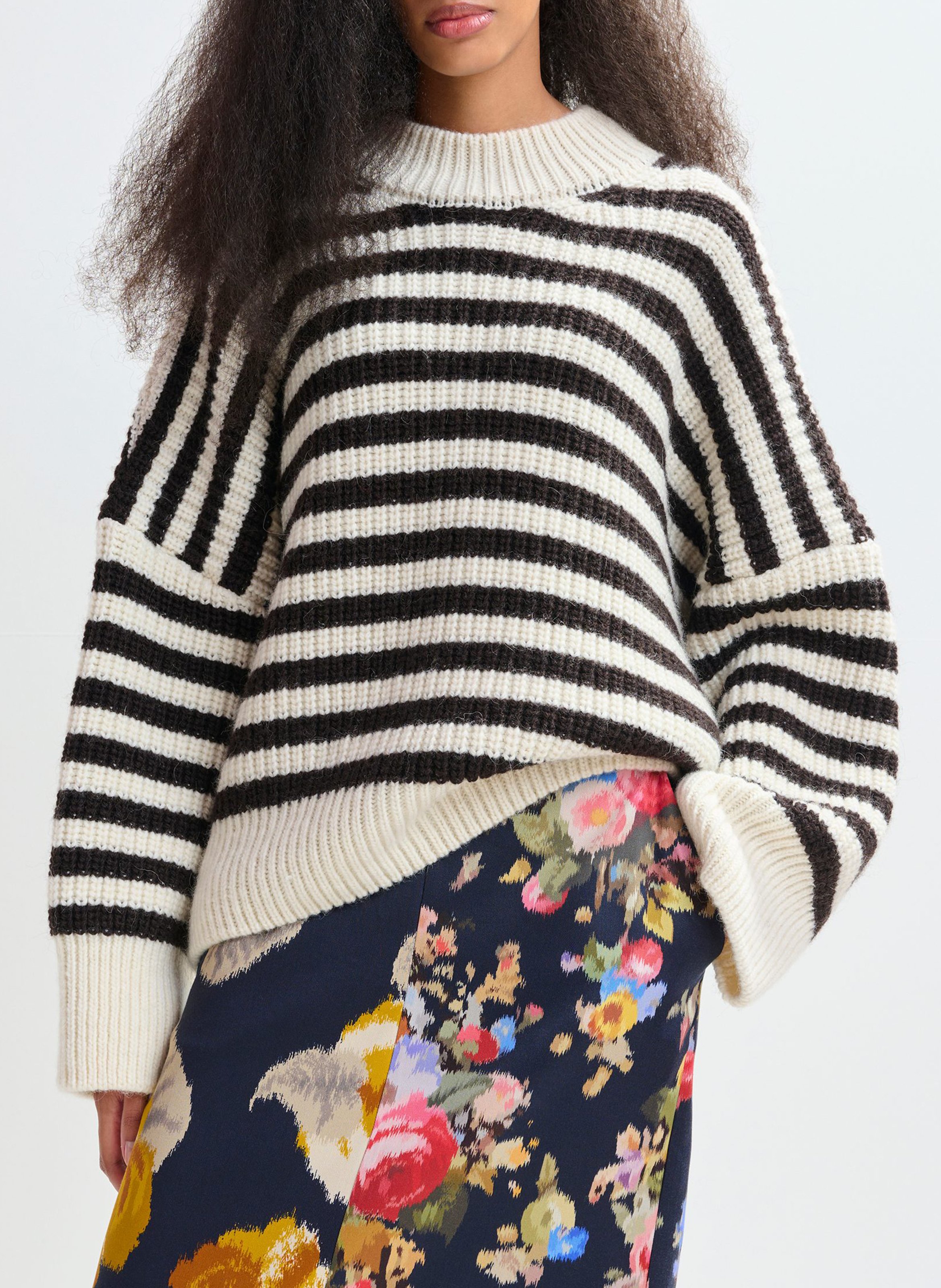 Pull oversize col rond en laine et alpaga jacquie ESSENTIEL ANTWERP Blanc