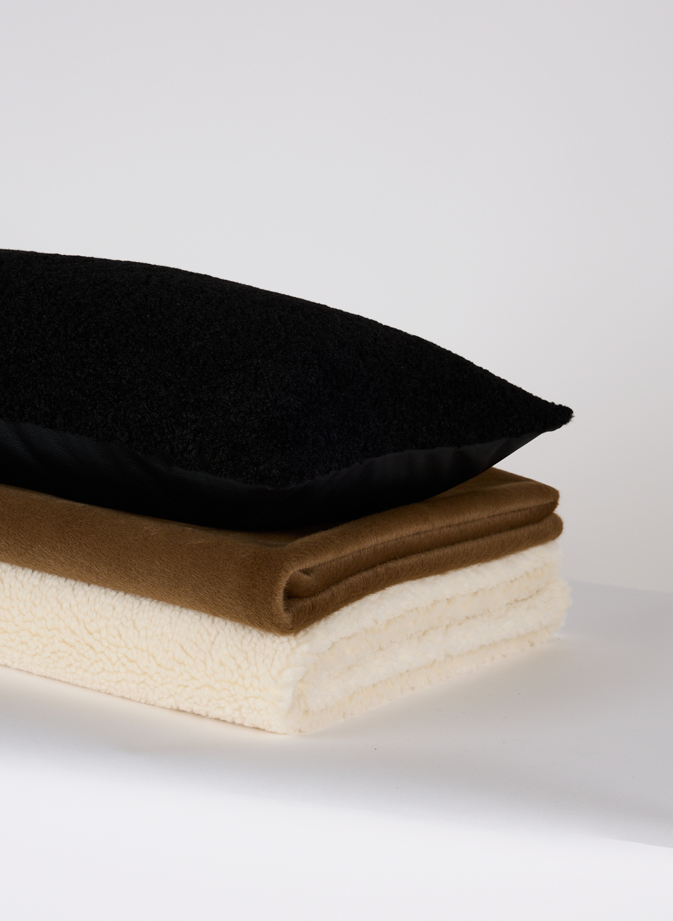 Plaid effet vison AU PRINTEMPS PARIS Kaki