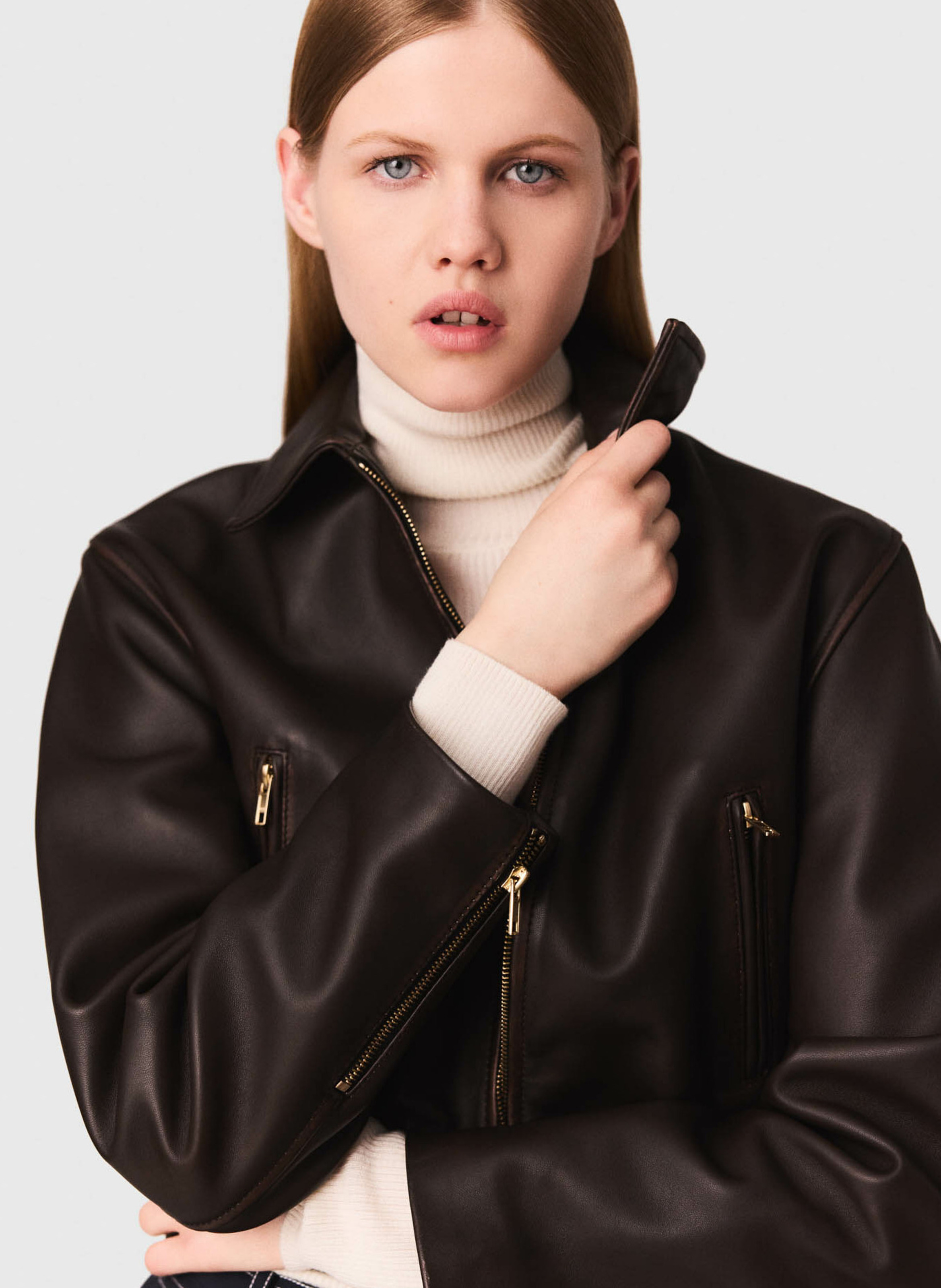 Blouson court zippé en cuir MAJE Marron