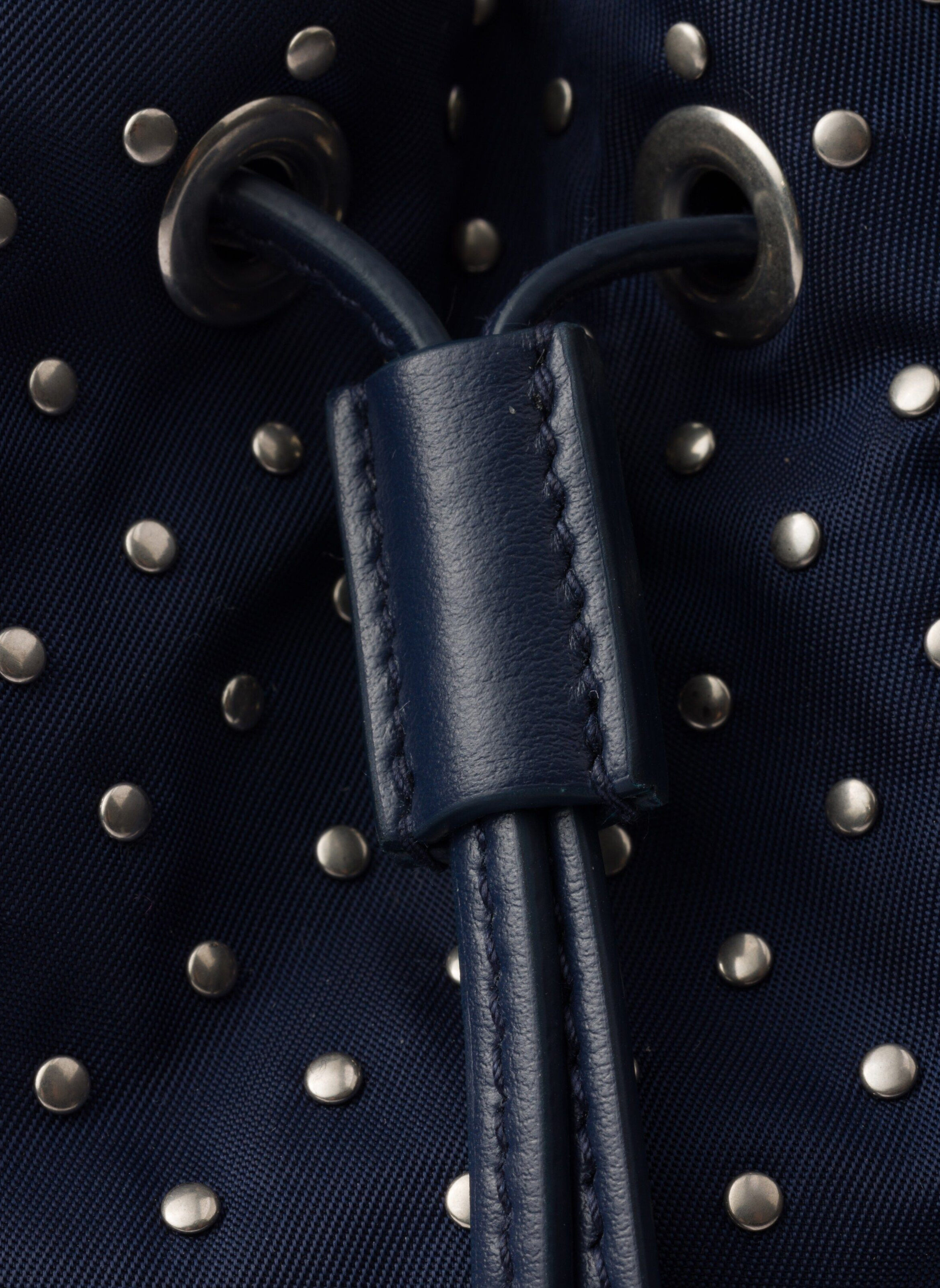 Mini sac en re-nylon avec clous PRADA Bleu