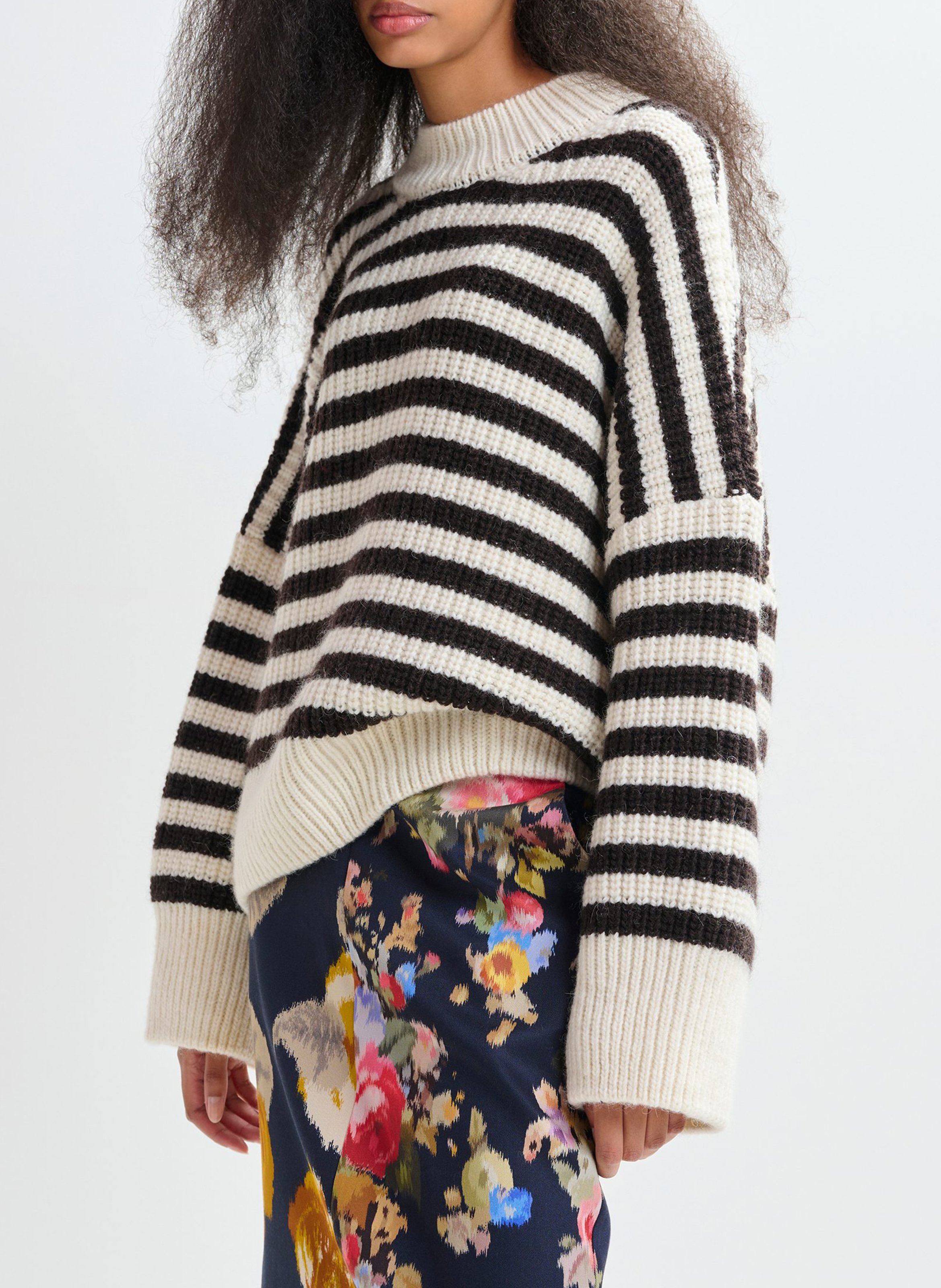 Pull oversize col rond en laine et alpaga jacquie ESSENTIEL ANTWERP Blanc
