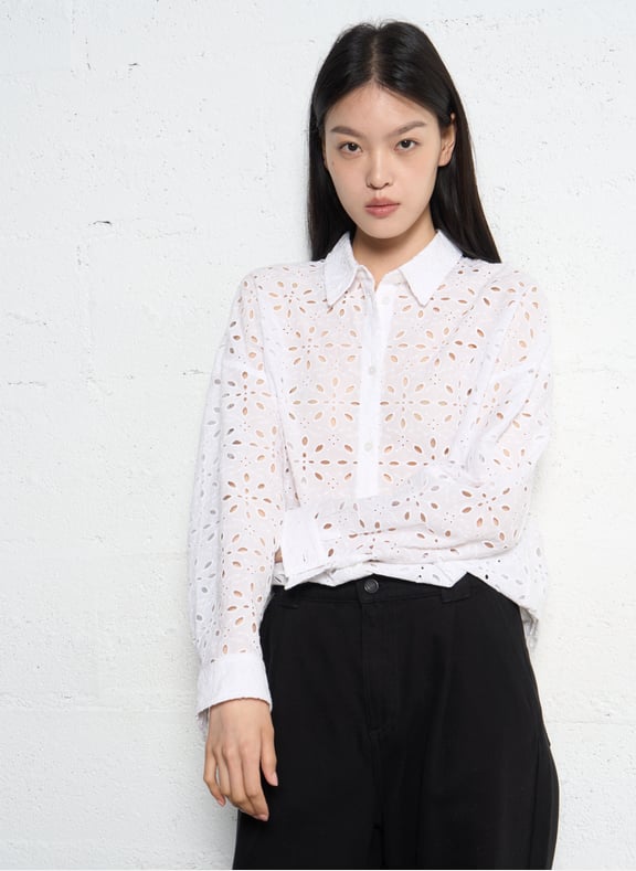 Chemise oversize col classique en broderie anglaise Blanc by IKKS IKKS Chemise oversize col classique en broderie anglaise Blanc