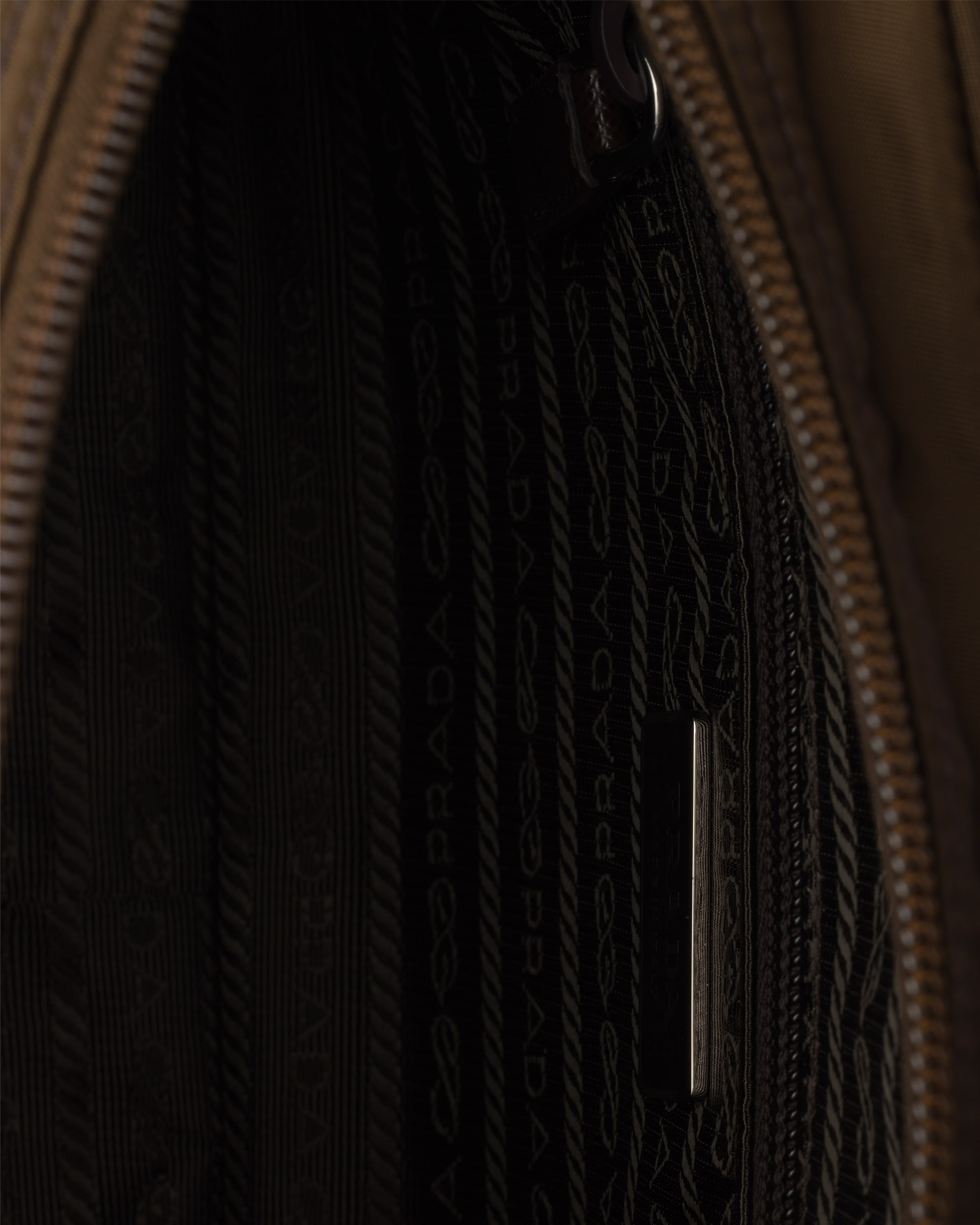 Sac porté épaule en re-nylon PRADA Marron