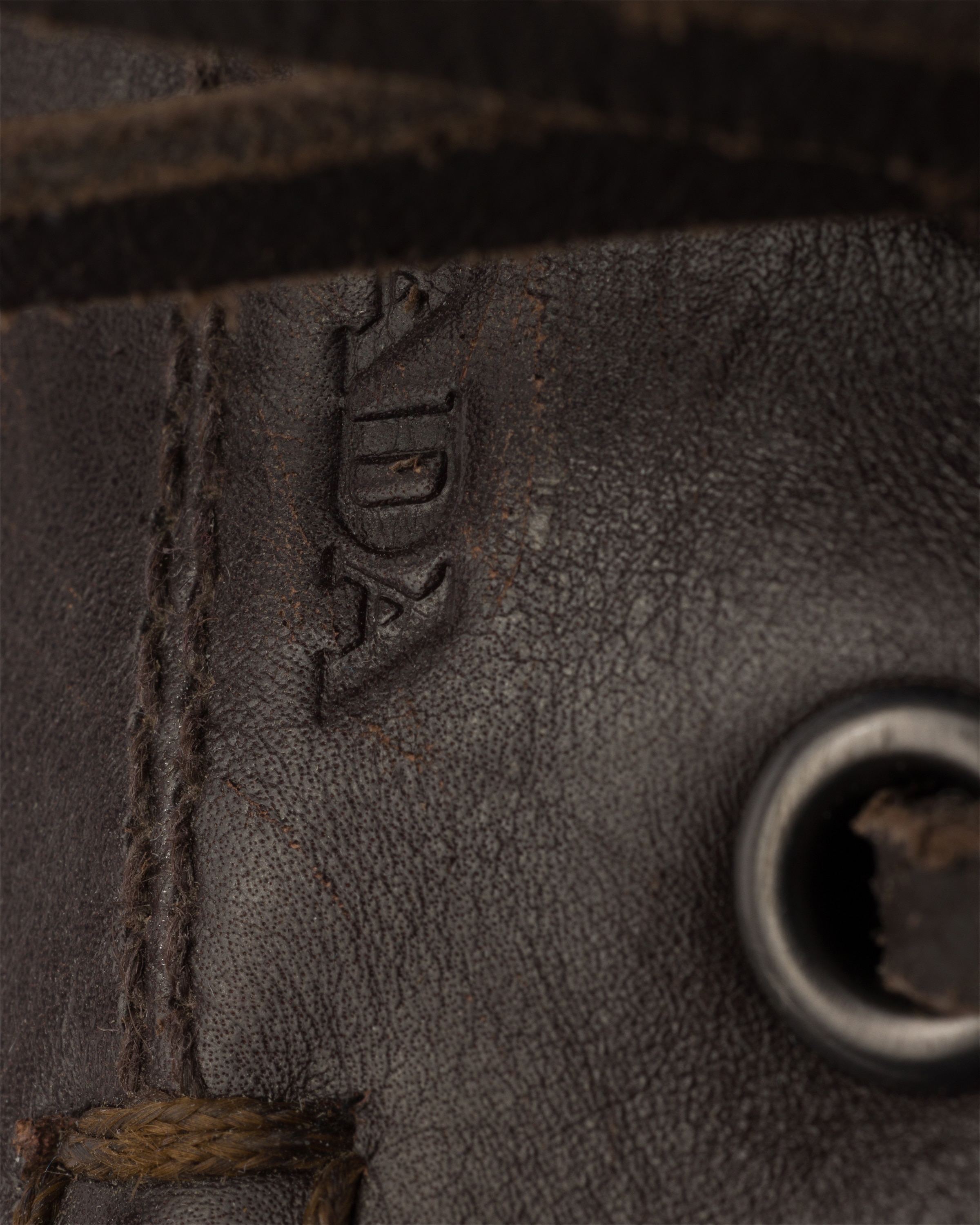 Chaussures bateau en toile vieillie et cuir PRADA Vert