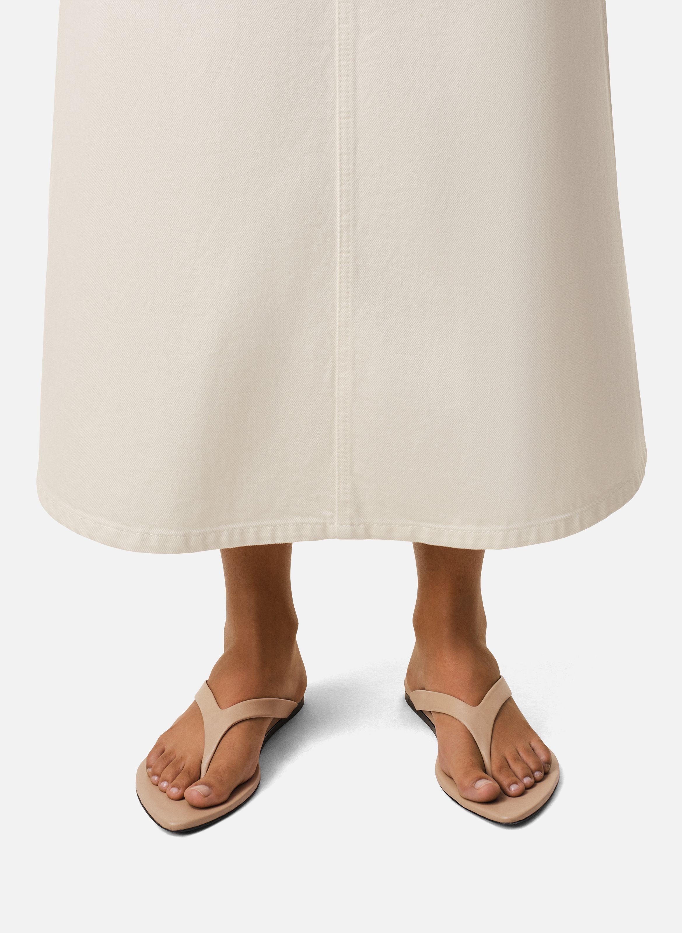 Tongs à bout pointus en cuir d'agneau AMI PARIS Beige