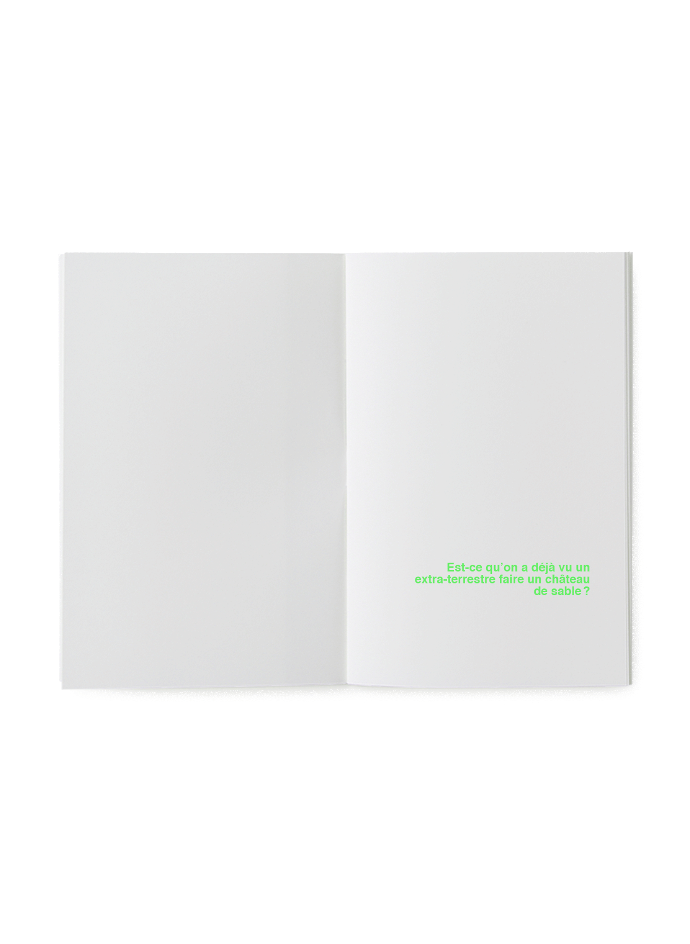 Livre à illustrer Que font les extraterrestres .