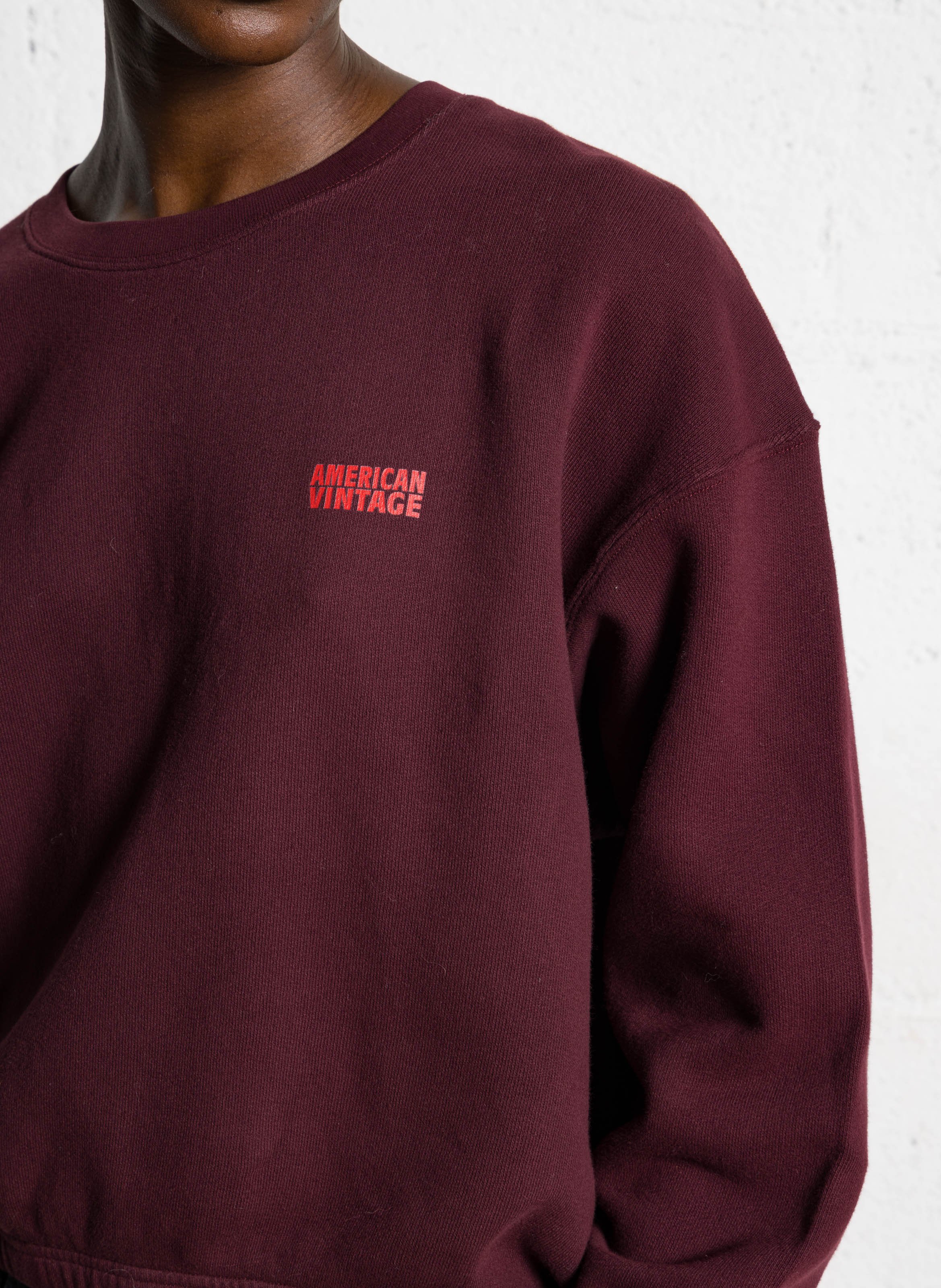 Sweat court col rond en coton mélangé izubird AMERICAN VINTAGE Rouge