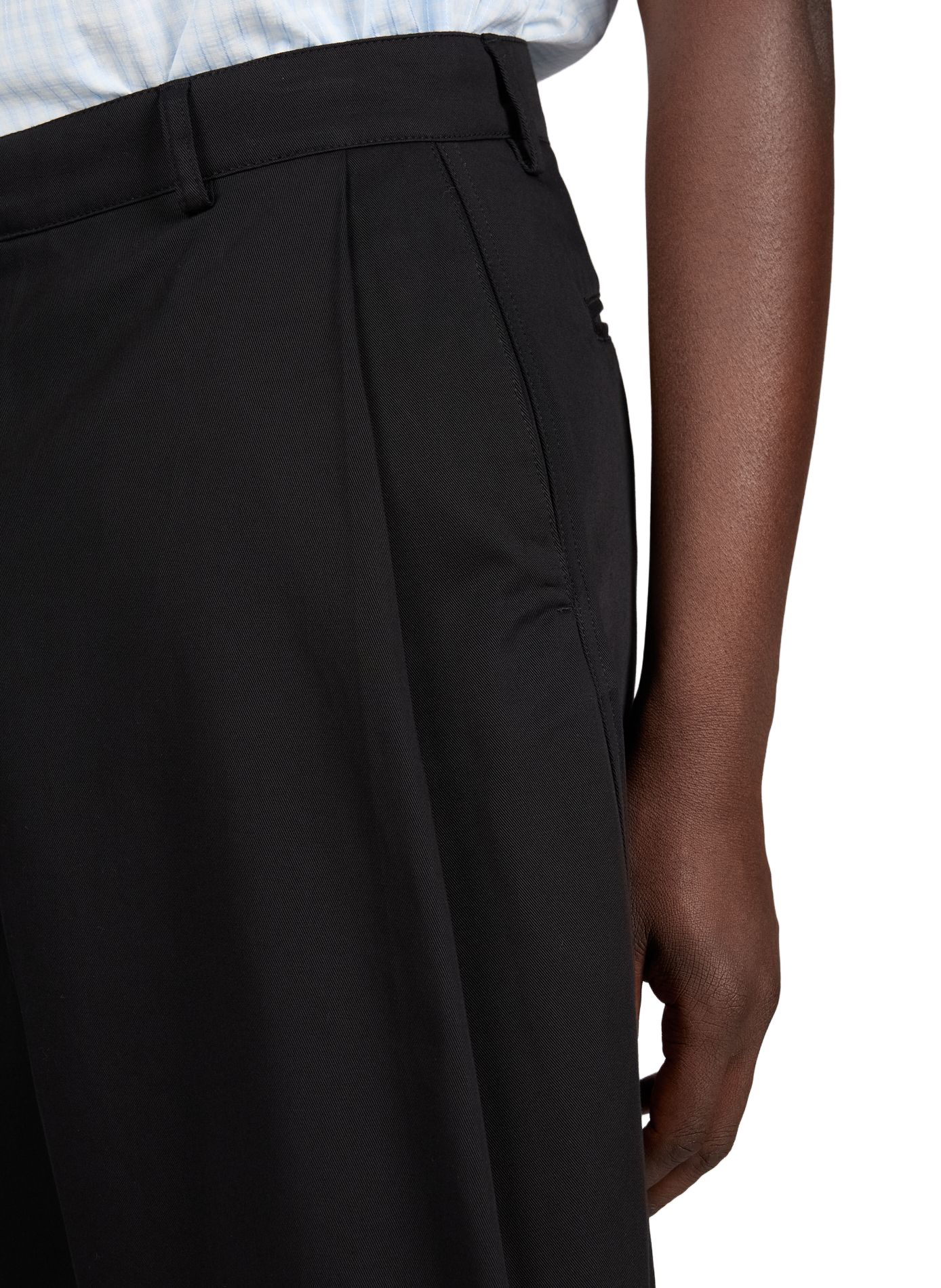 Short à pinces en coton ARTE ANTWERP Noir