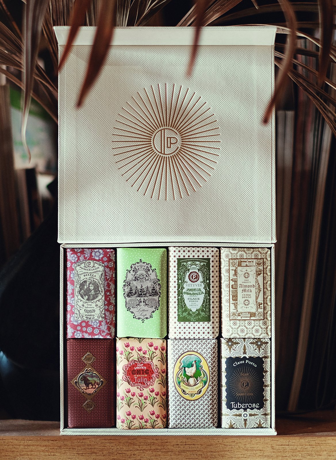 Classico - Set of 8 soaps No color