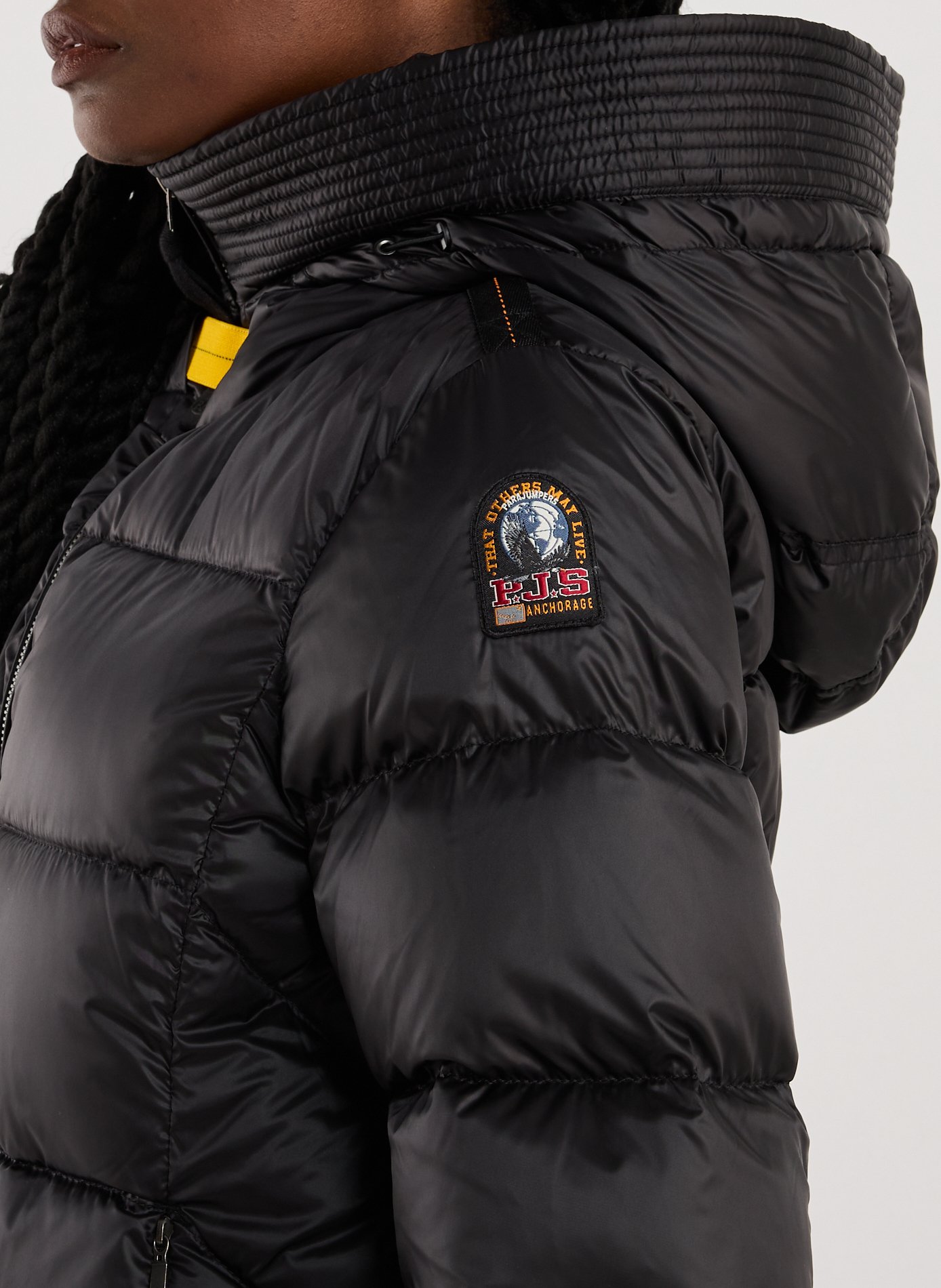 Doudoune mi-longue à capuche Marion PARAJUMPERS Noir