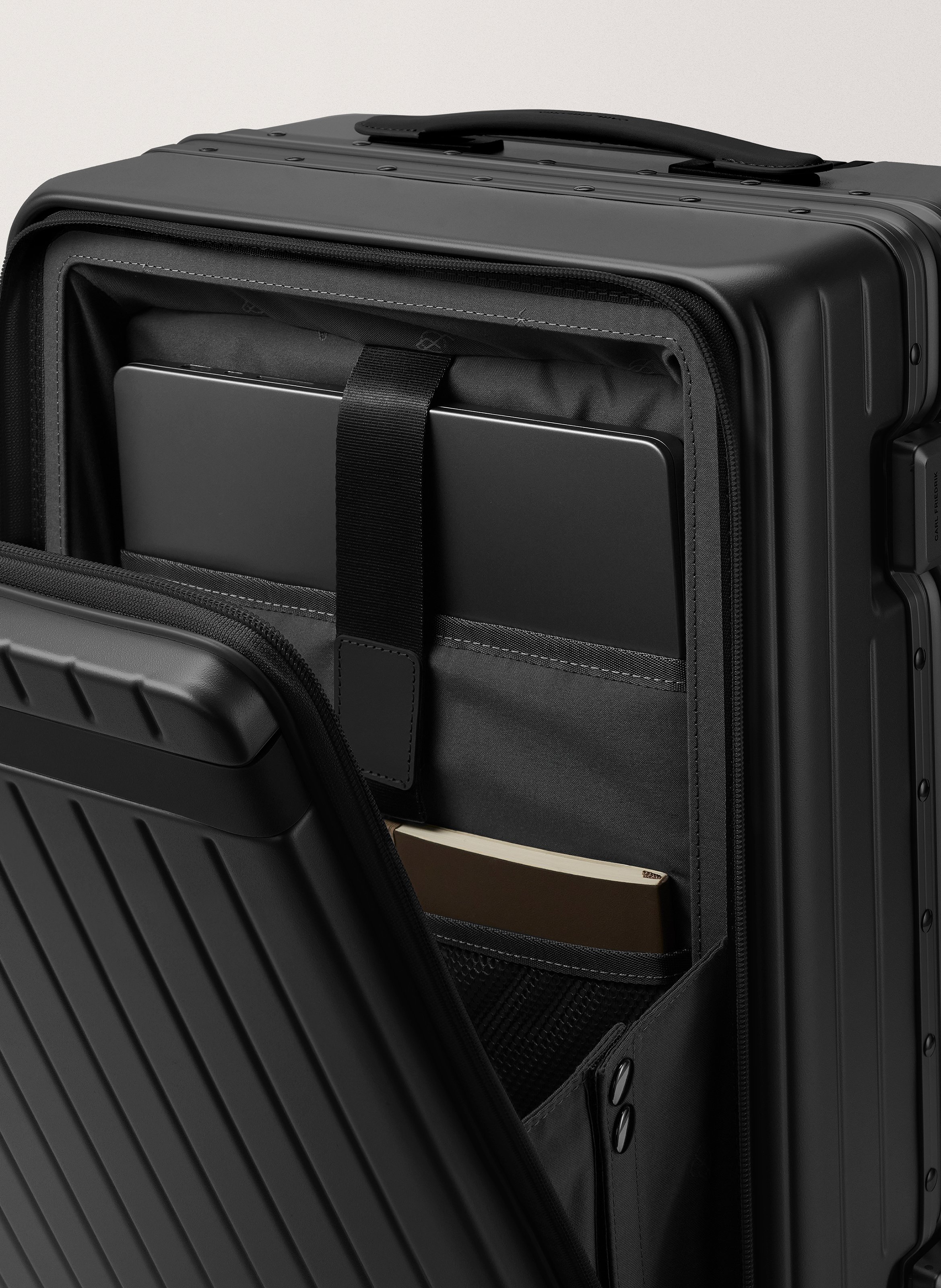 Valise 'the carry-on x' en polycarbonate CARL FRIEDRIK Noir