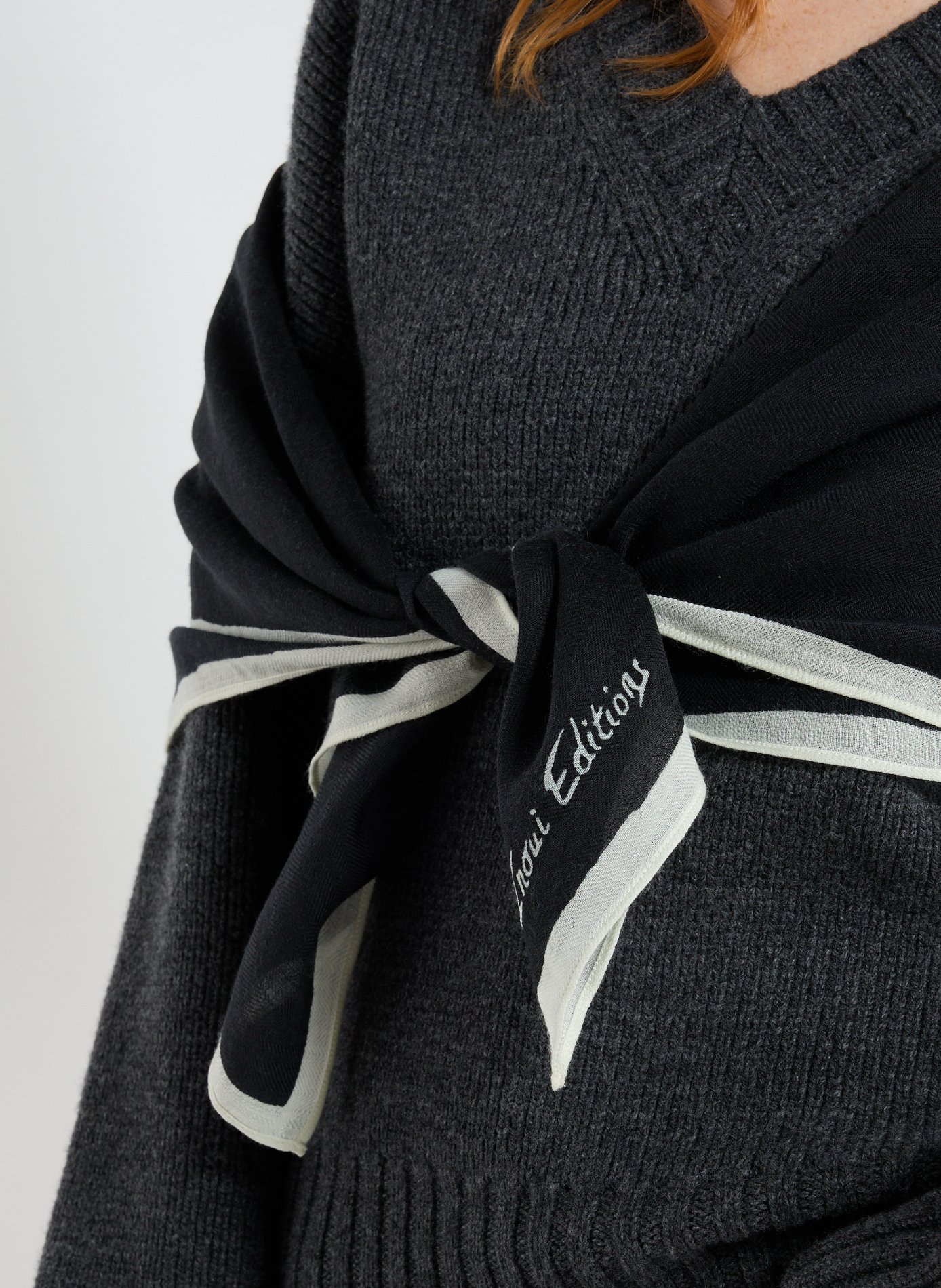 Foulard à imprimé en laine INOUITOOSH Multicolore