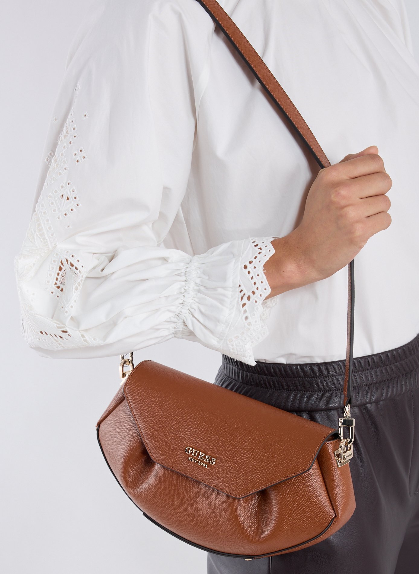 Amorette shoulder bag GUESS Brown