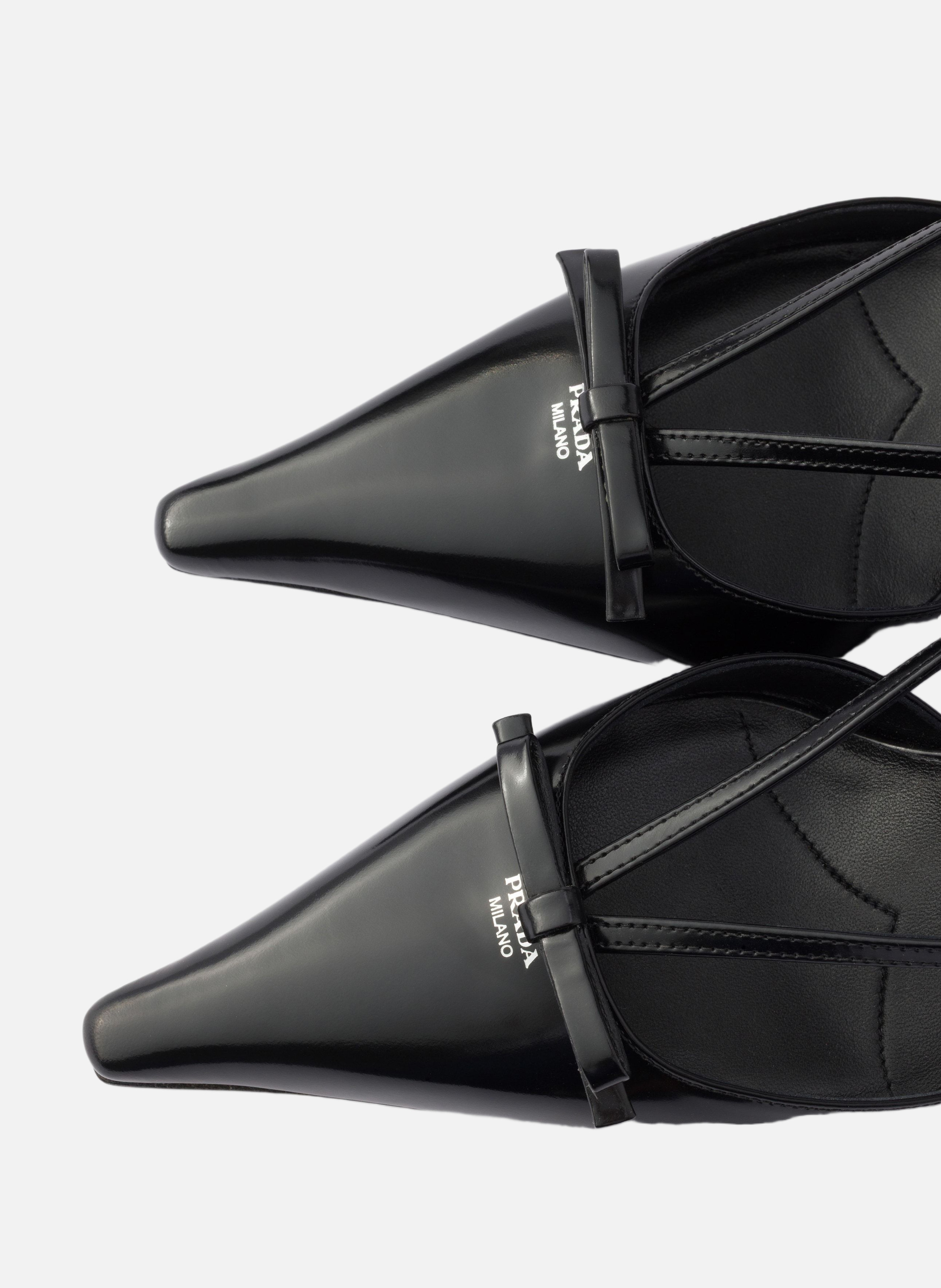 Escarpins à bride arrière en cuir brossé PRADA Noir