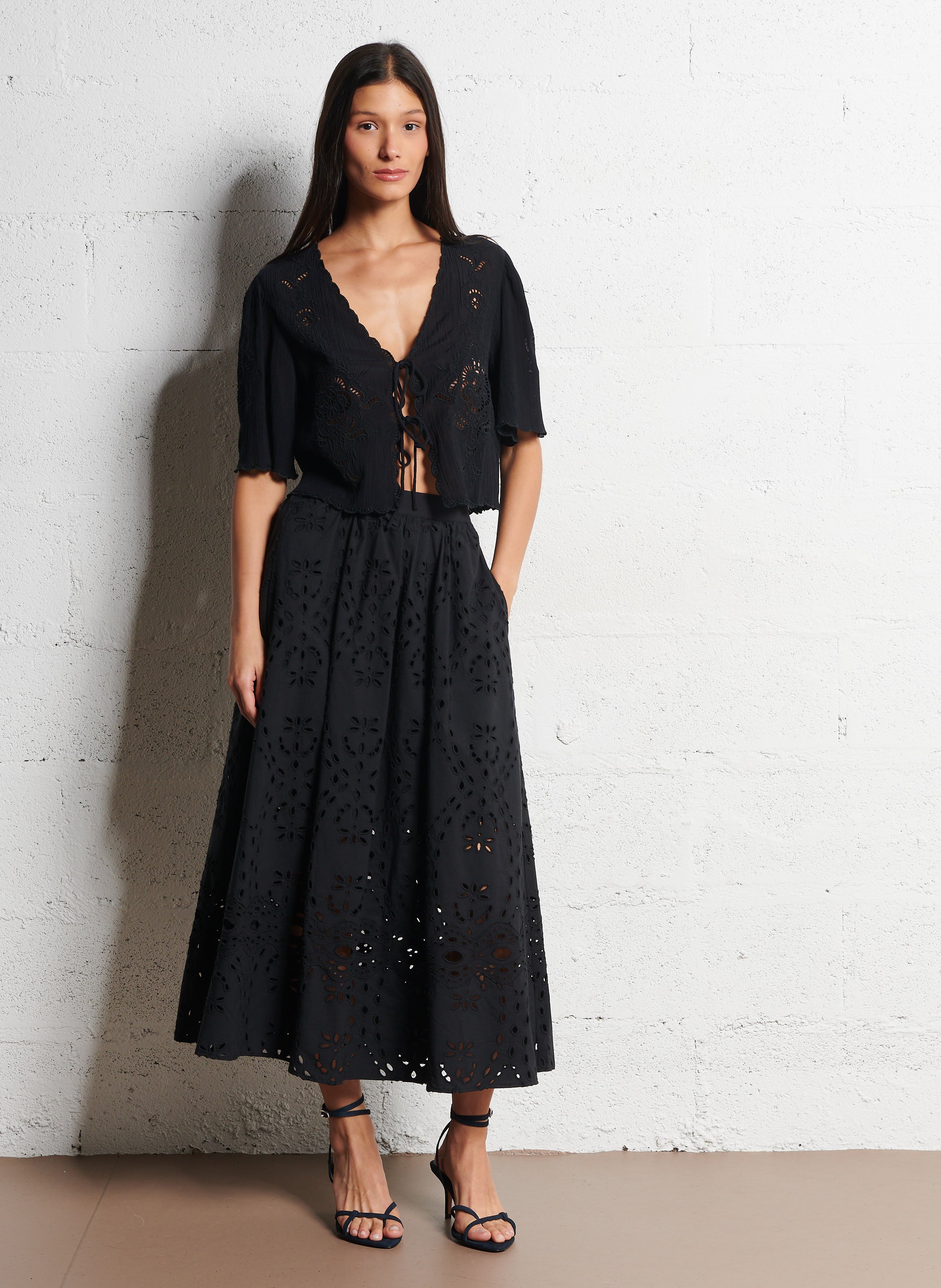 Top col v brodé olaya Noir