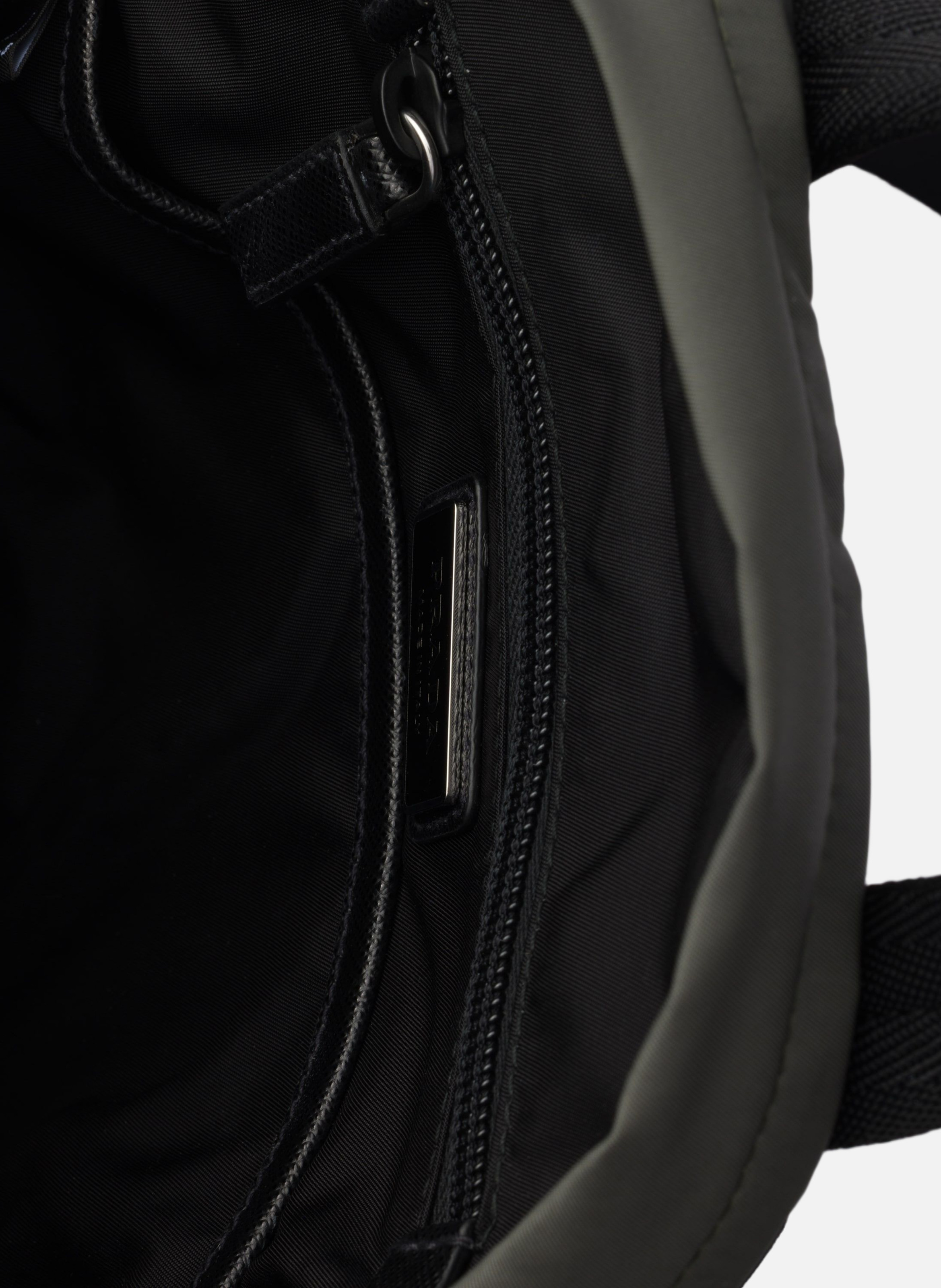 Sac à dos en re-nylon et cuir saffiano PRADA Vert