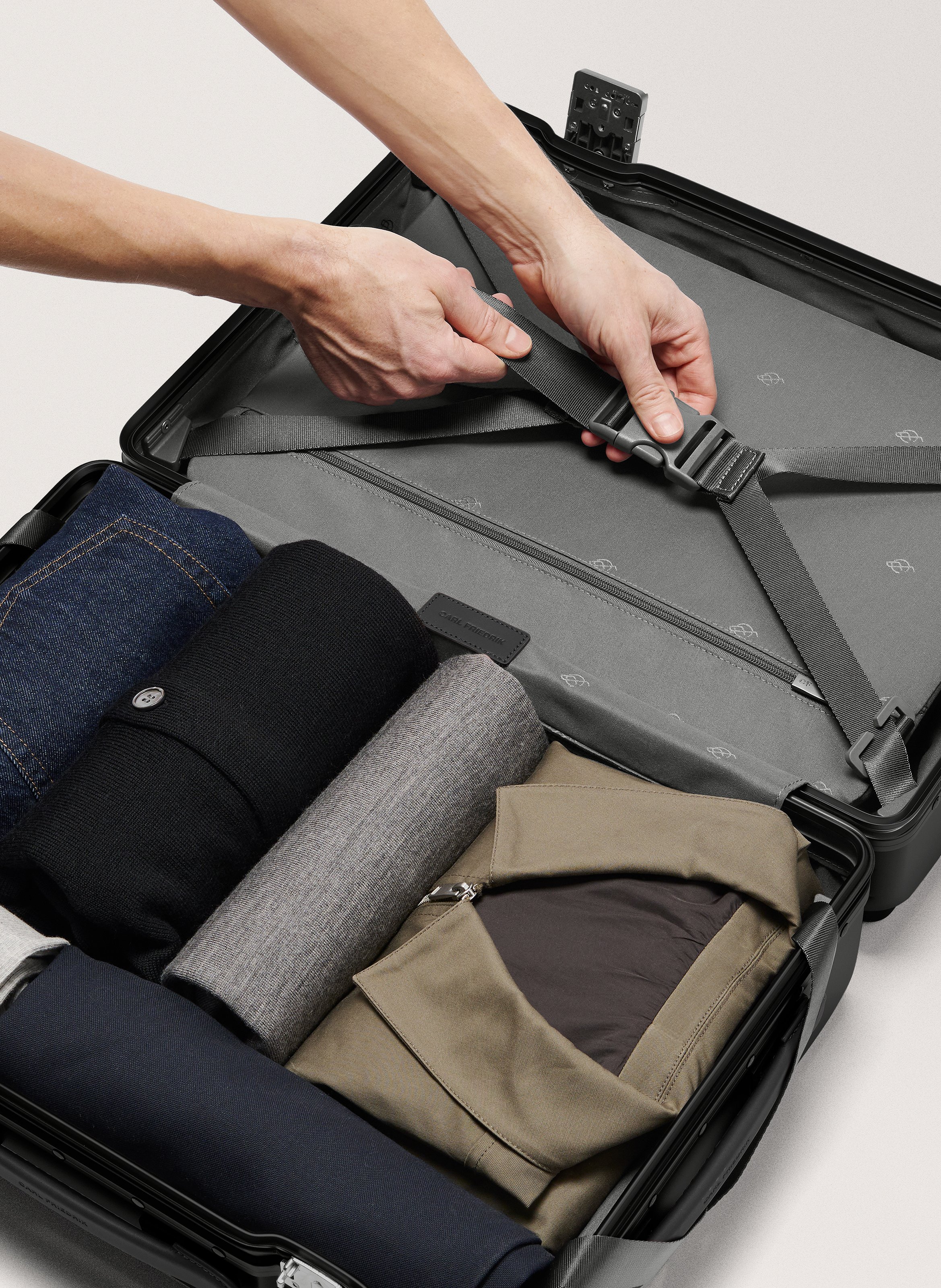 Valise 'the carry-on x' en polycarbonate CARL FRIEDRIK Noir