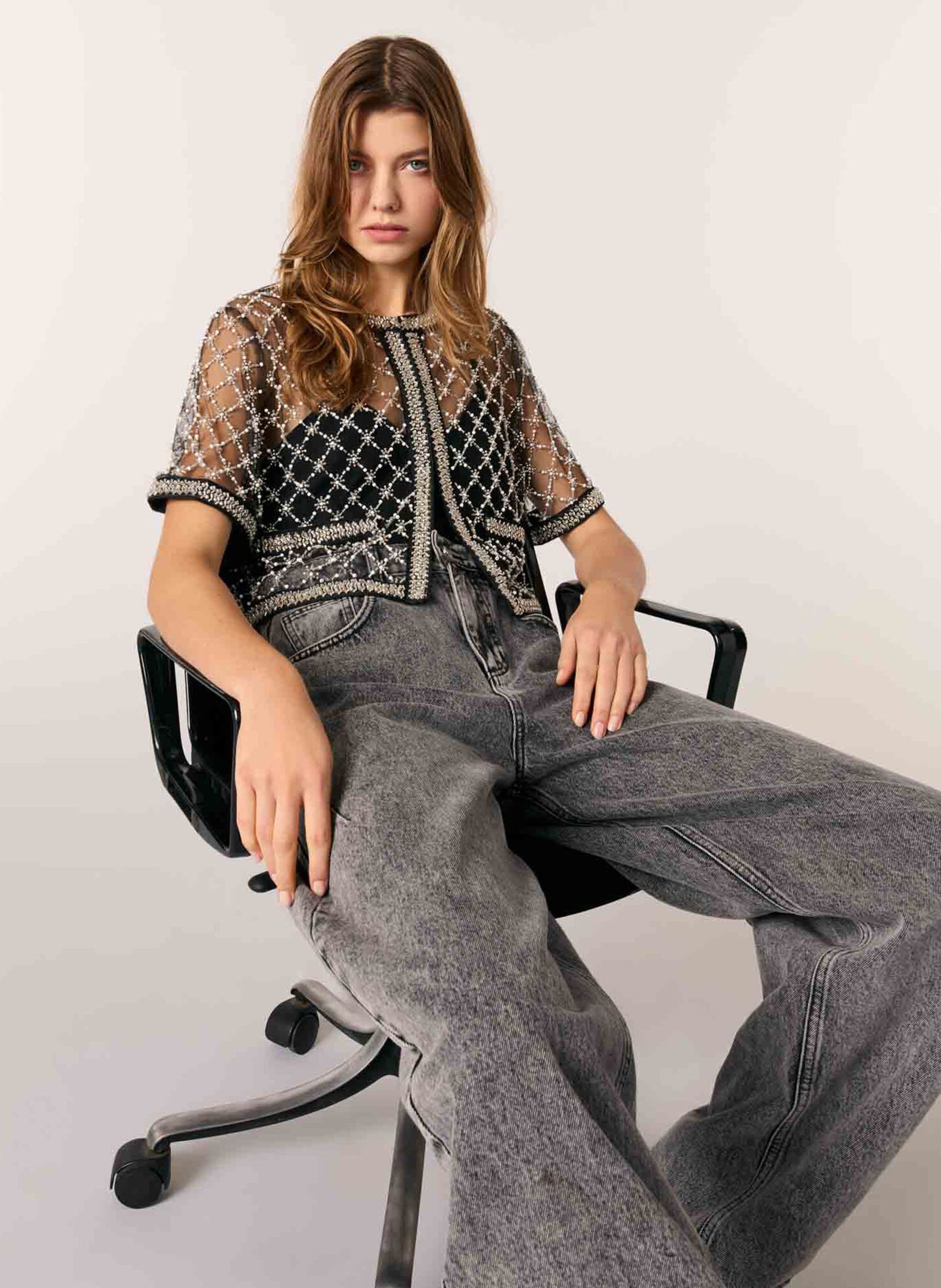 Top col rond à perles brodées Noir