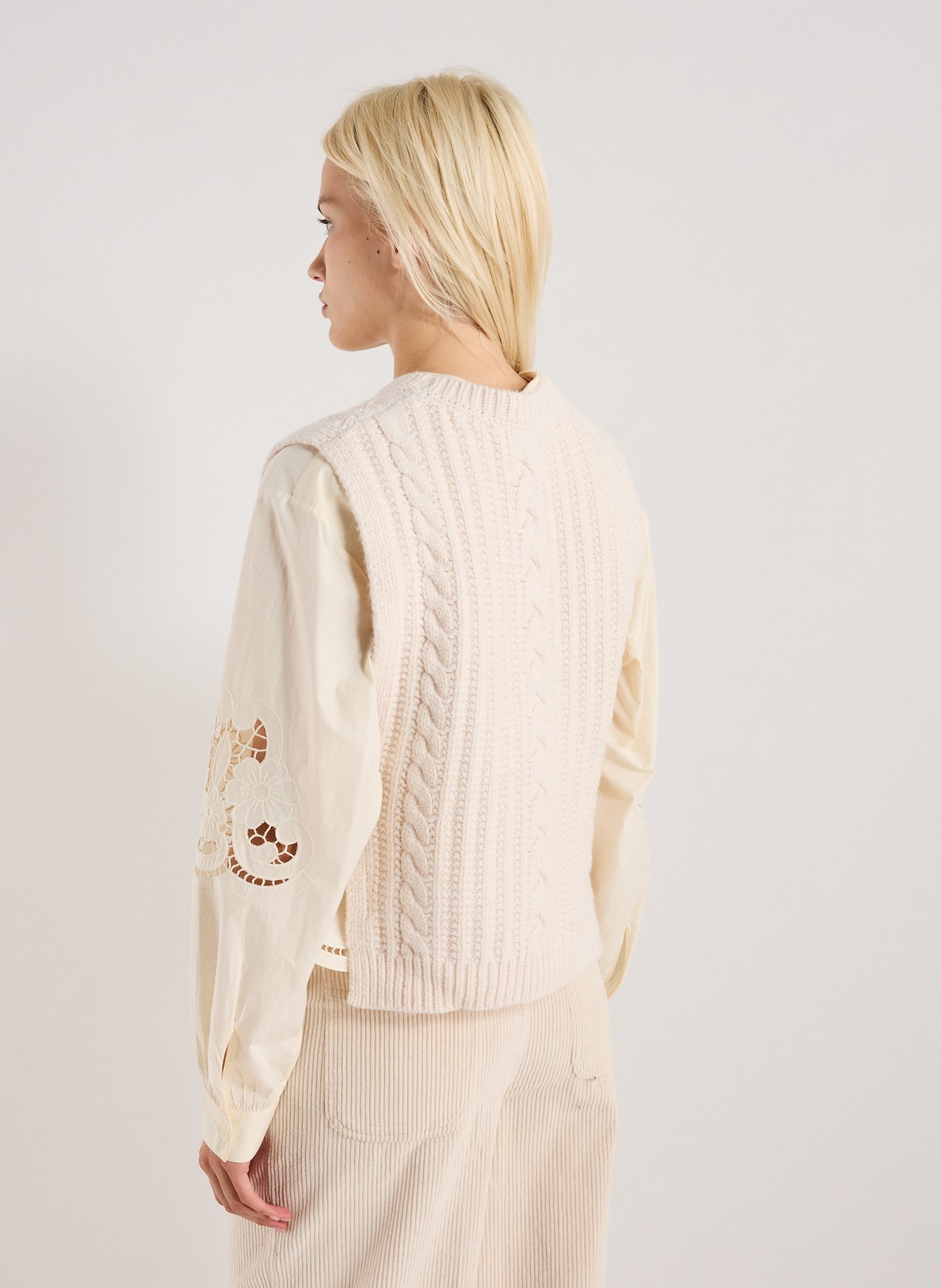 Gilet ouvert brodé sans manches LOUISE MISHA Blanc